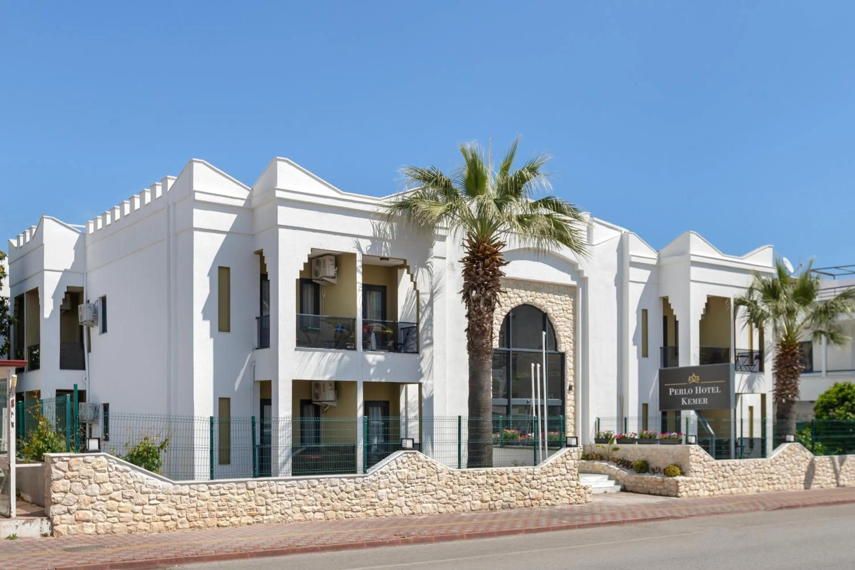 Property building in Royal Dream's Hotel