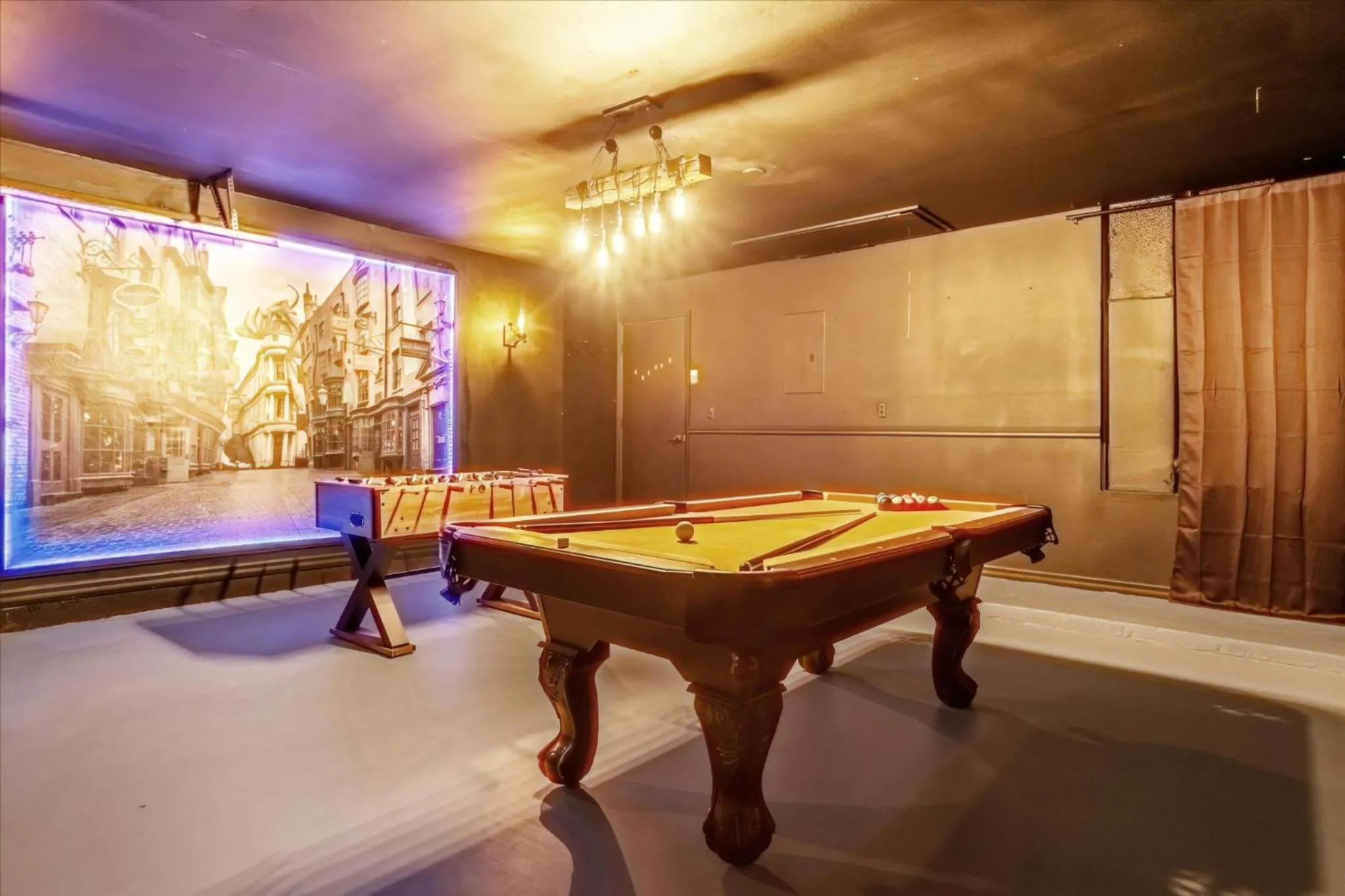 Property building in 3 Bedrooms 2 Bathrooms Lindfields 3026 Bc