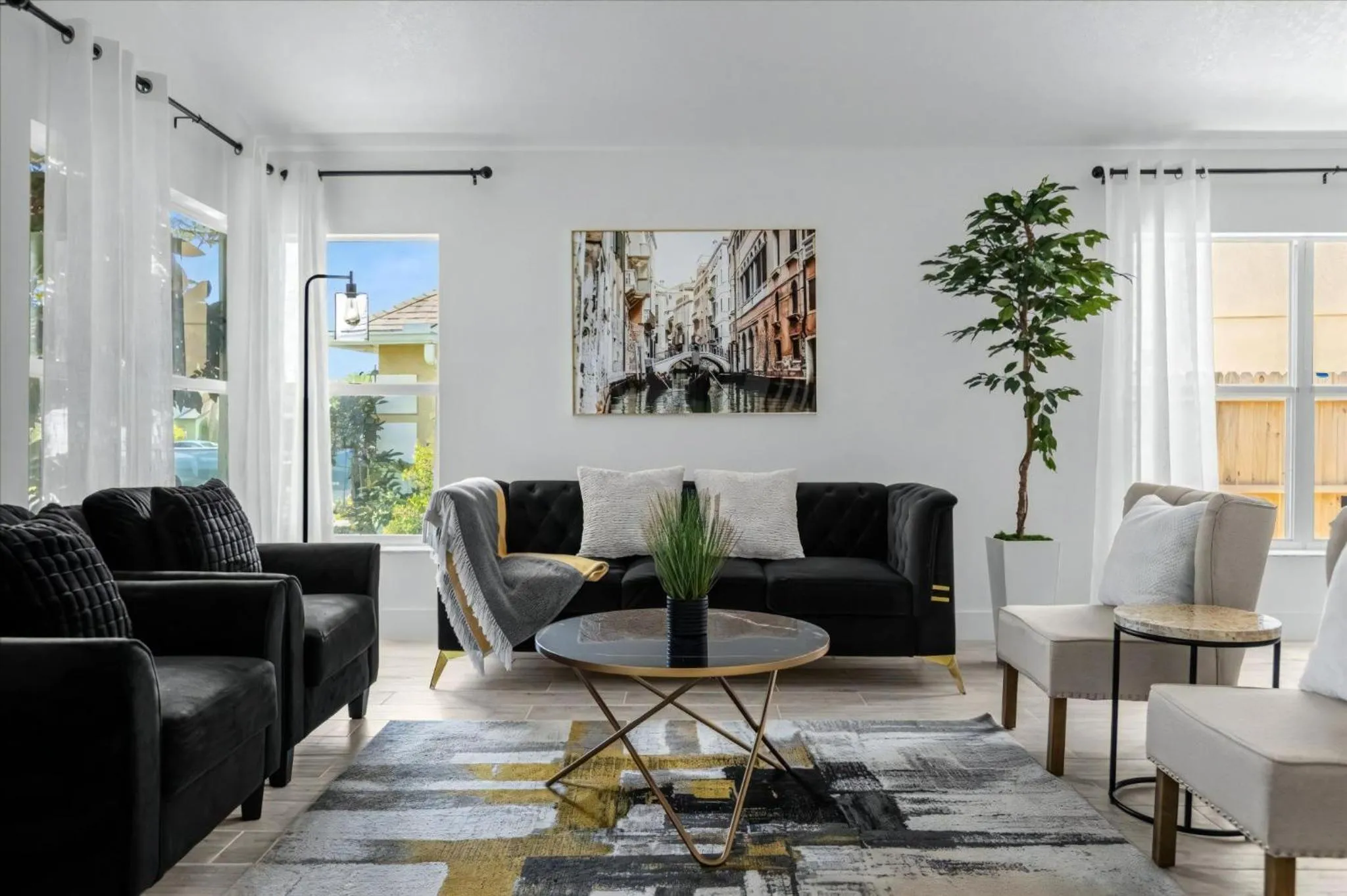 Property building in 3 Bedrooms 2 Bathrooms Lindfields 3026 Bc