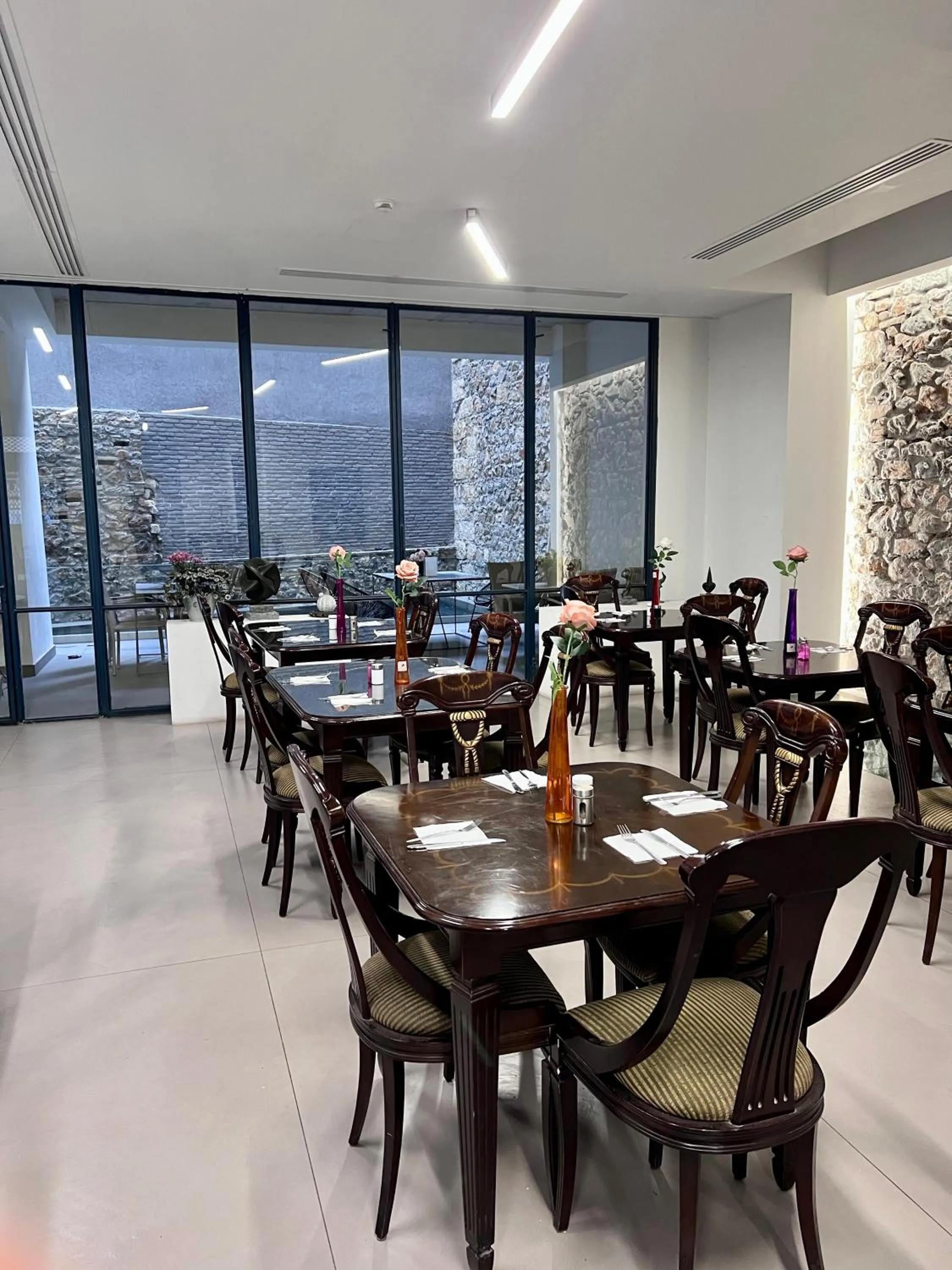 Restaurant/places to eat in Art Hotel Athens