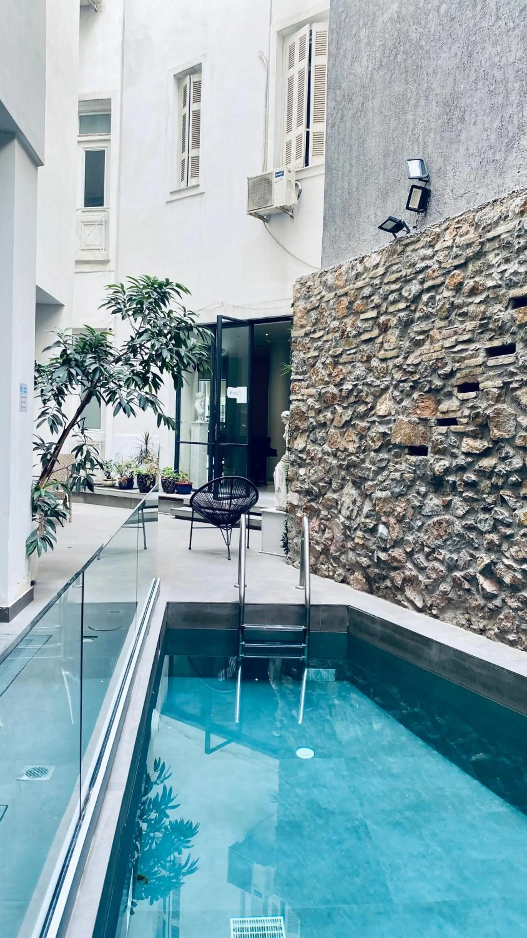 Swimming pool in Art Hotel Athens