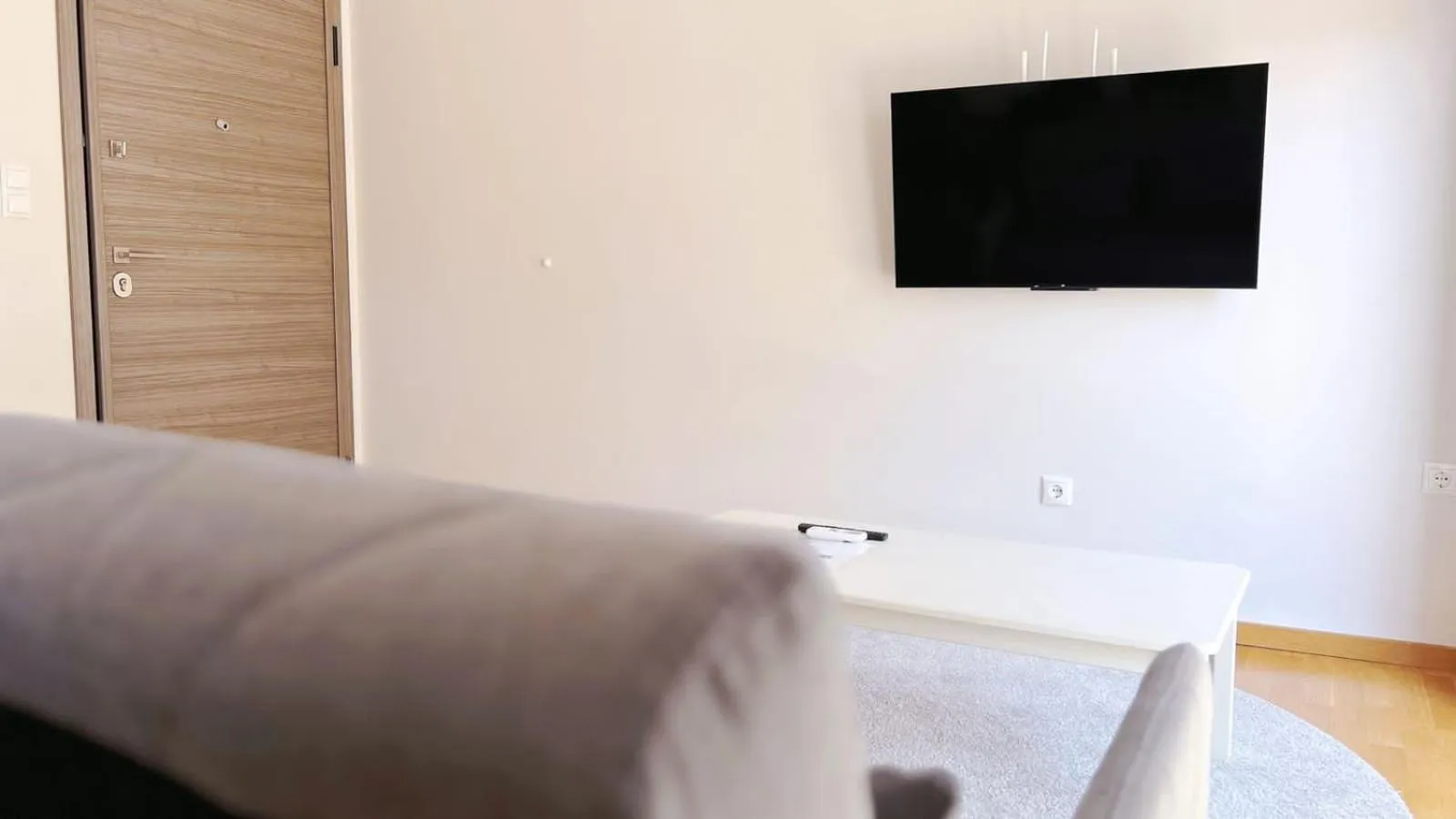 TV and multimedia in Skiathou 12 Contemporary Residences