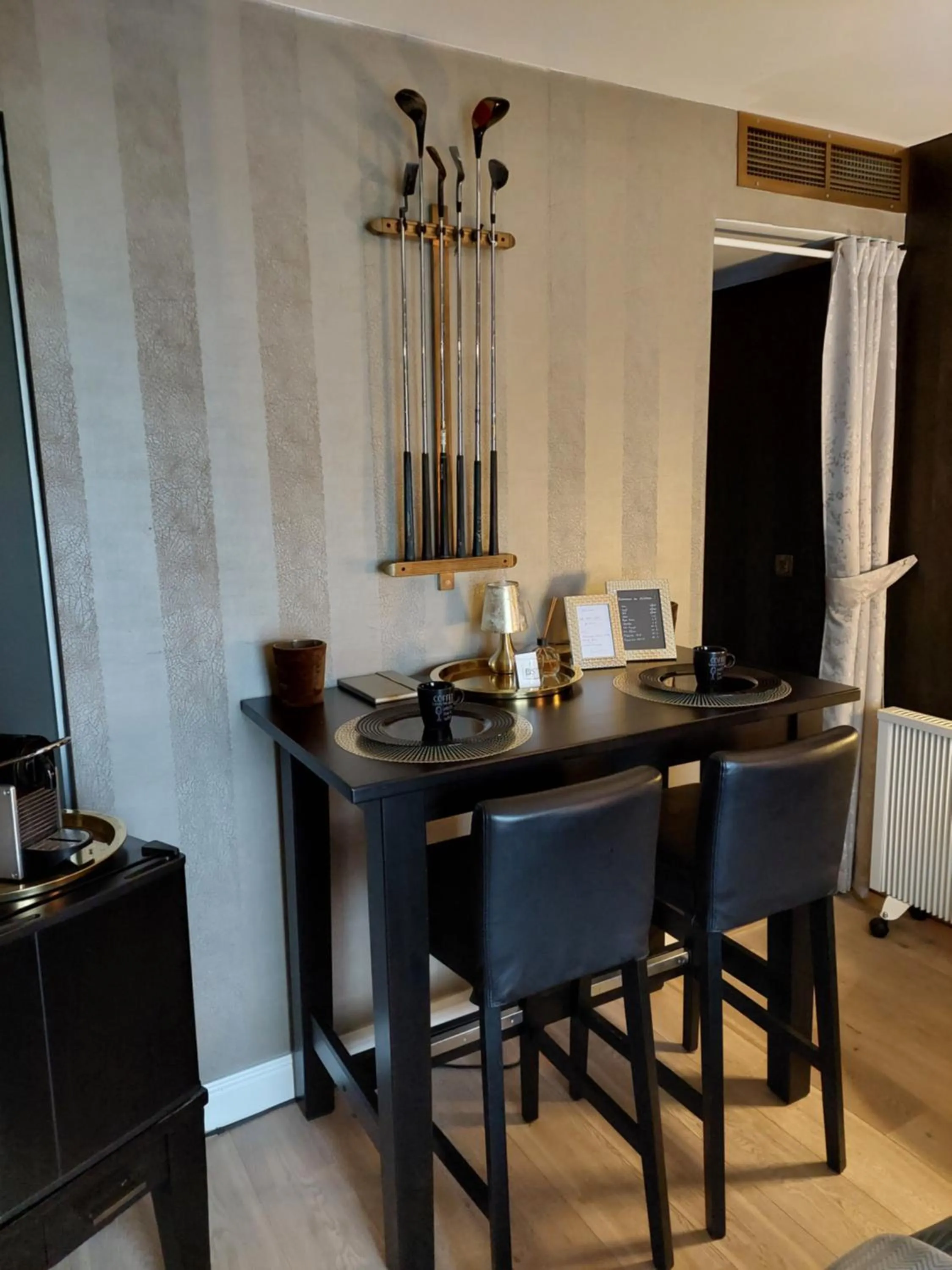 La chambre et le studio du château du golf de Bernalmont