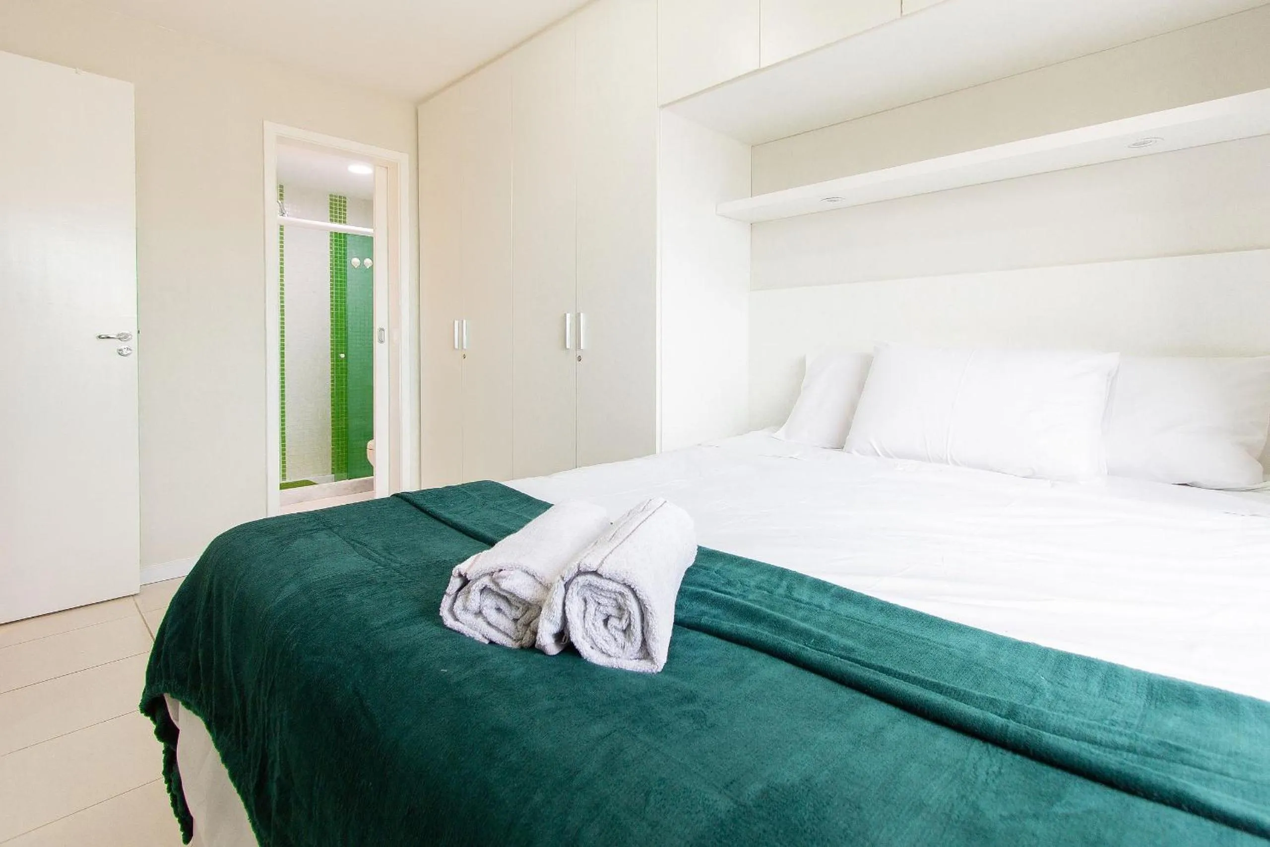 Bed in Confortável apto 2Qtos c/ Varanda e Vista Mar