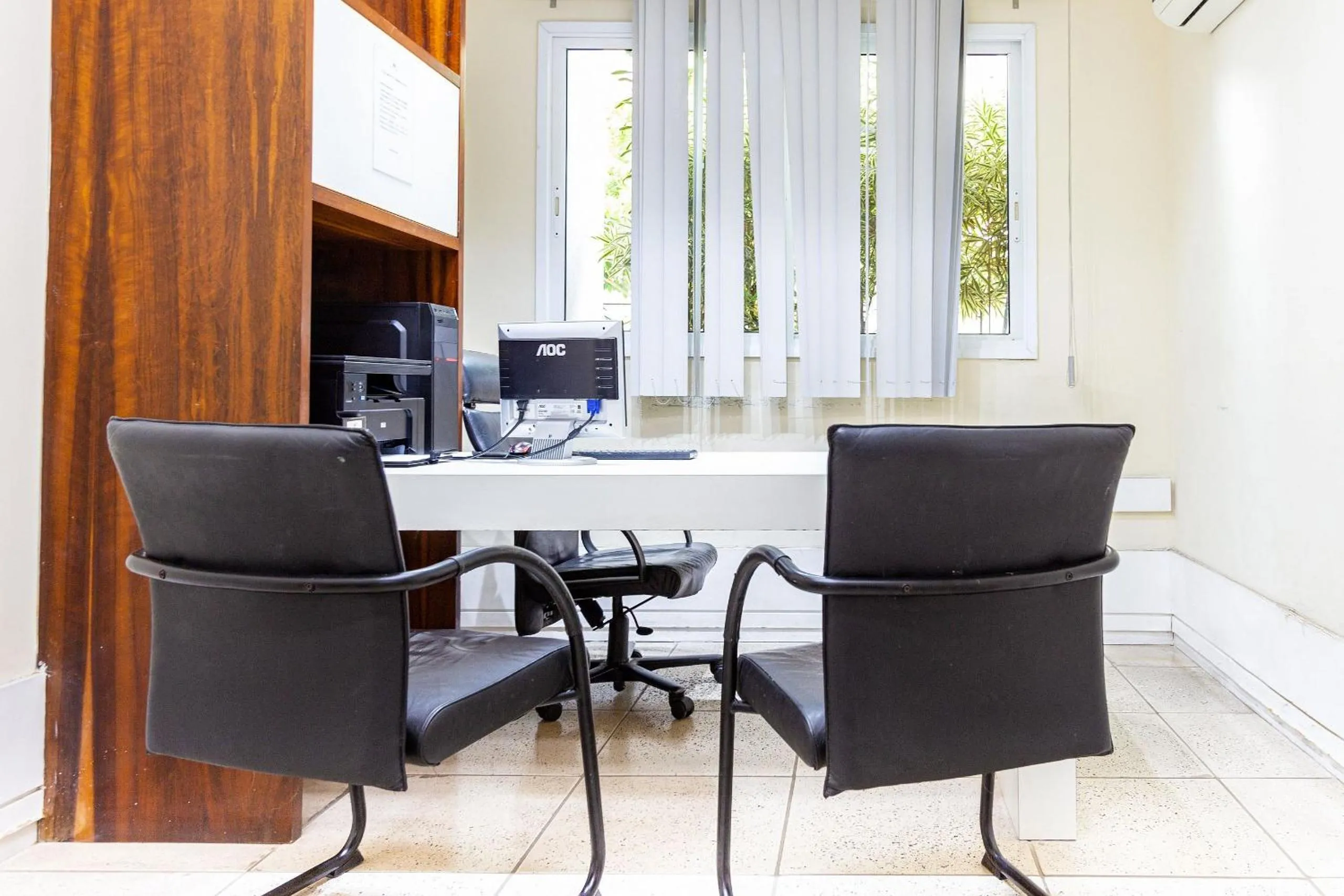 Area and facilities in Confortável apto 2Qtos c/ Varanda e Vista Mar