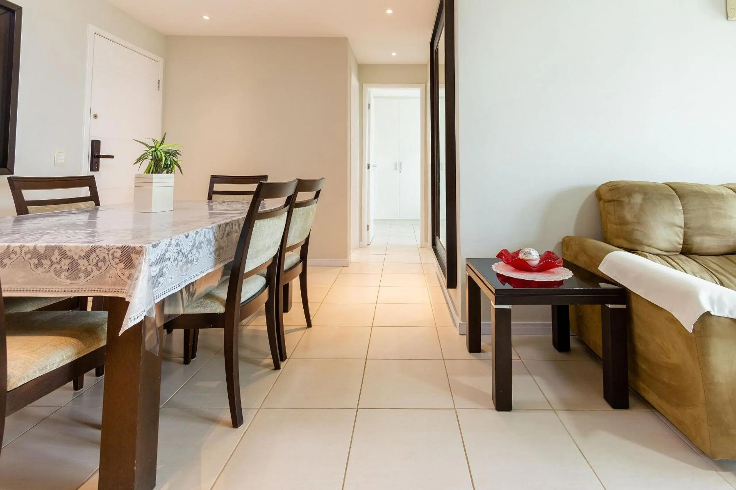 Communal lounge/ TV room in Confortável apto 2Qtos c/ Varanda e Vista Mar