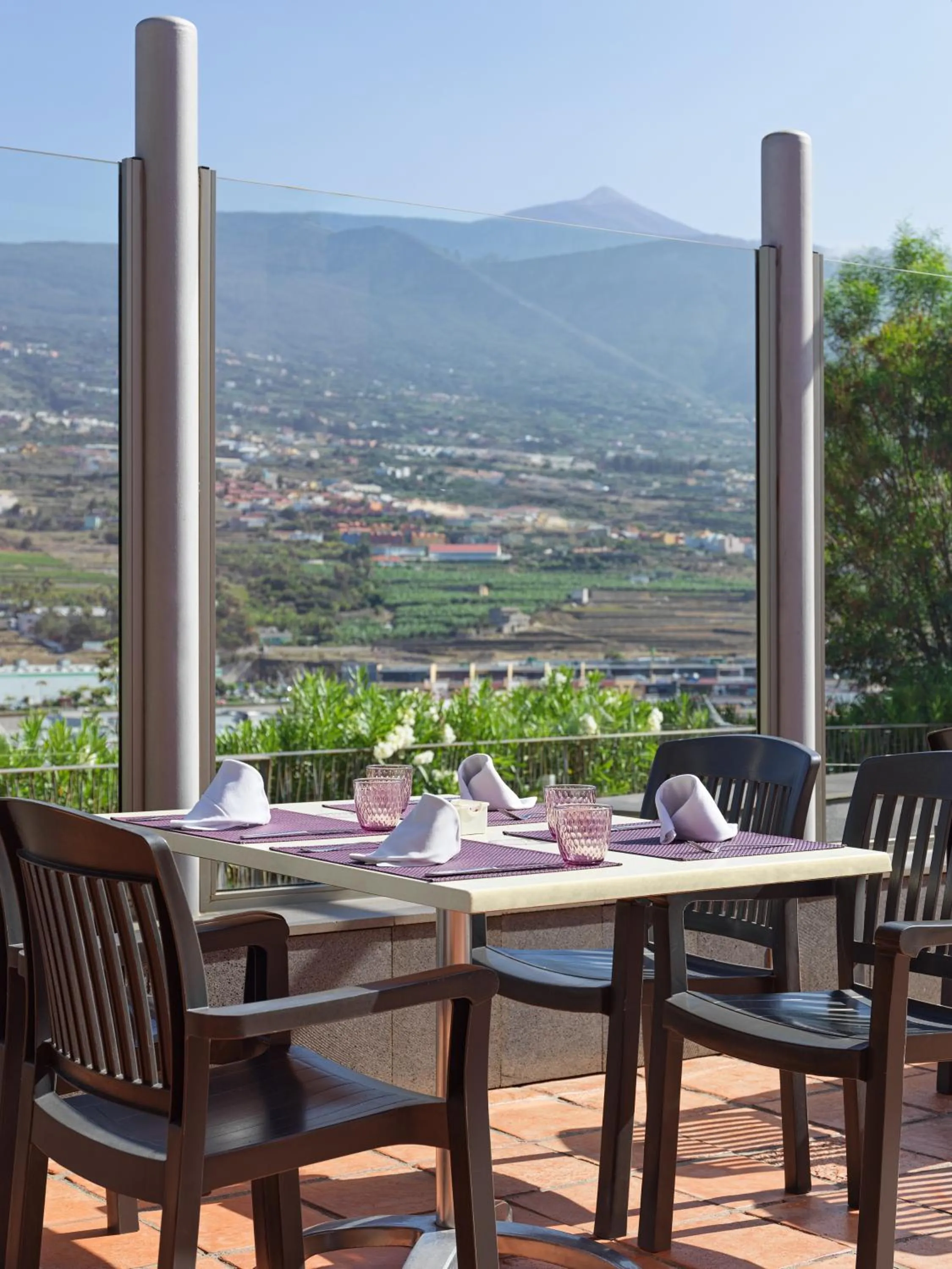 Restaurant/places to eat in Hotel Las Águilas Tenerife, Affiliated by Meliá