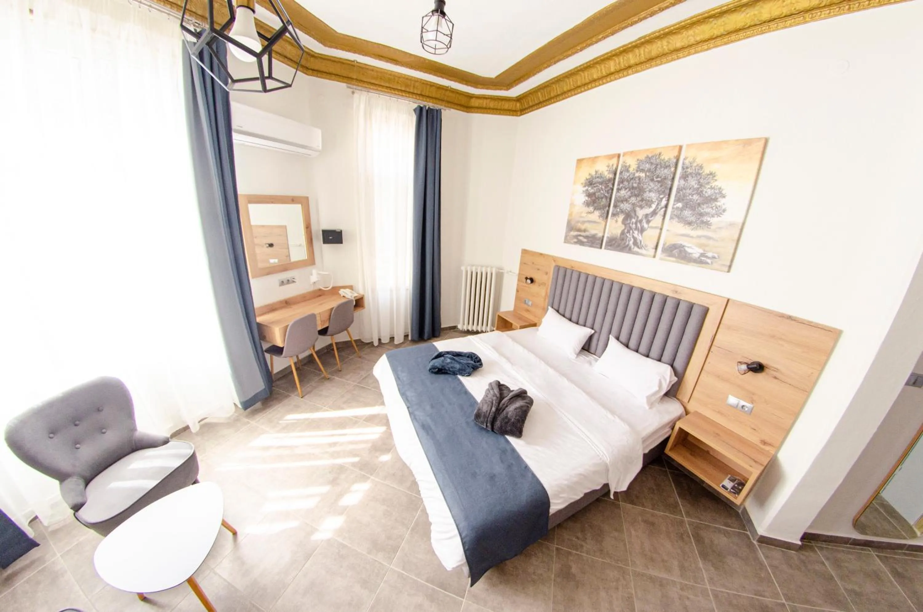 Bed in Nea Metropolis