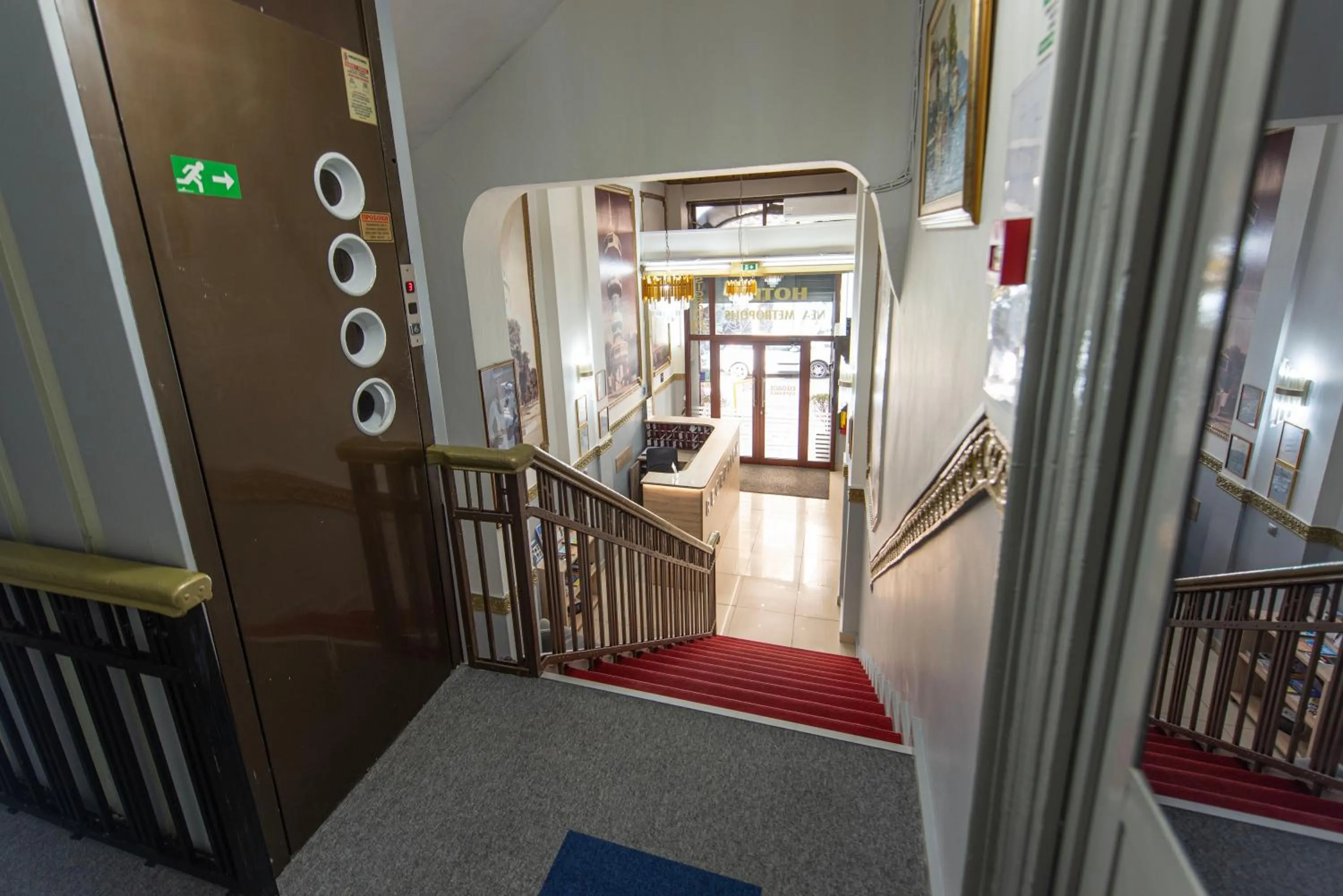 Property building in Nea Metropolis