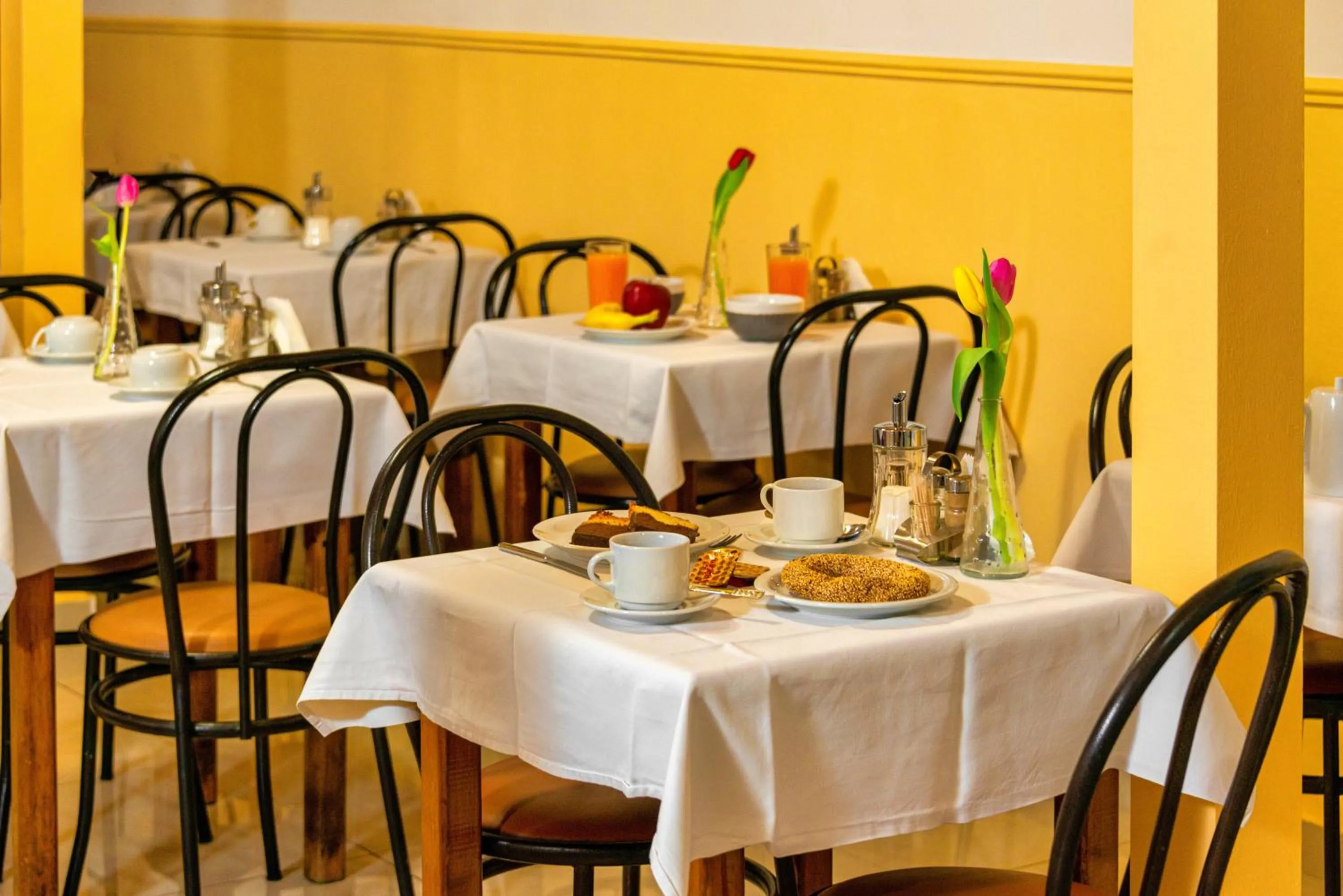 Breakfast in Nea Metropolis