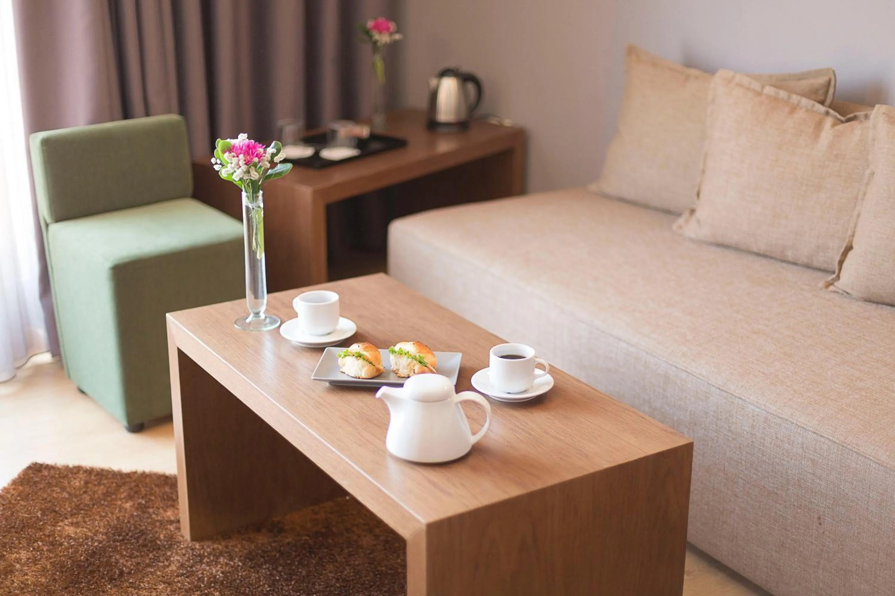 Coffee/tea facilities in Plaza Hotel, Philian Hotels and Resorts