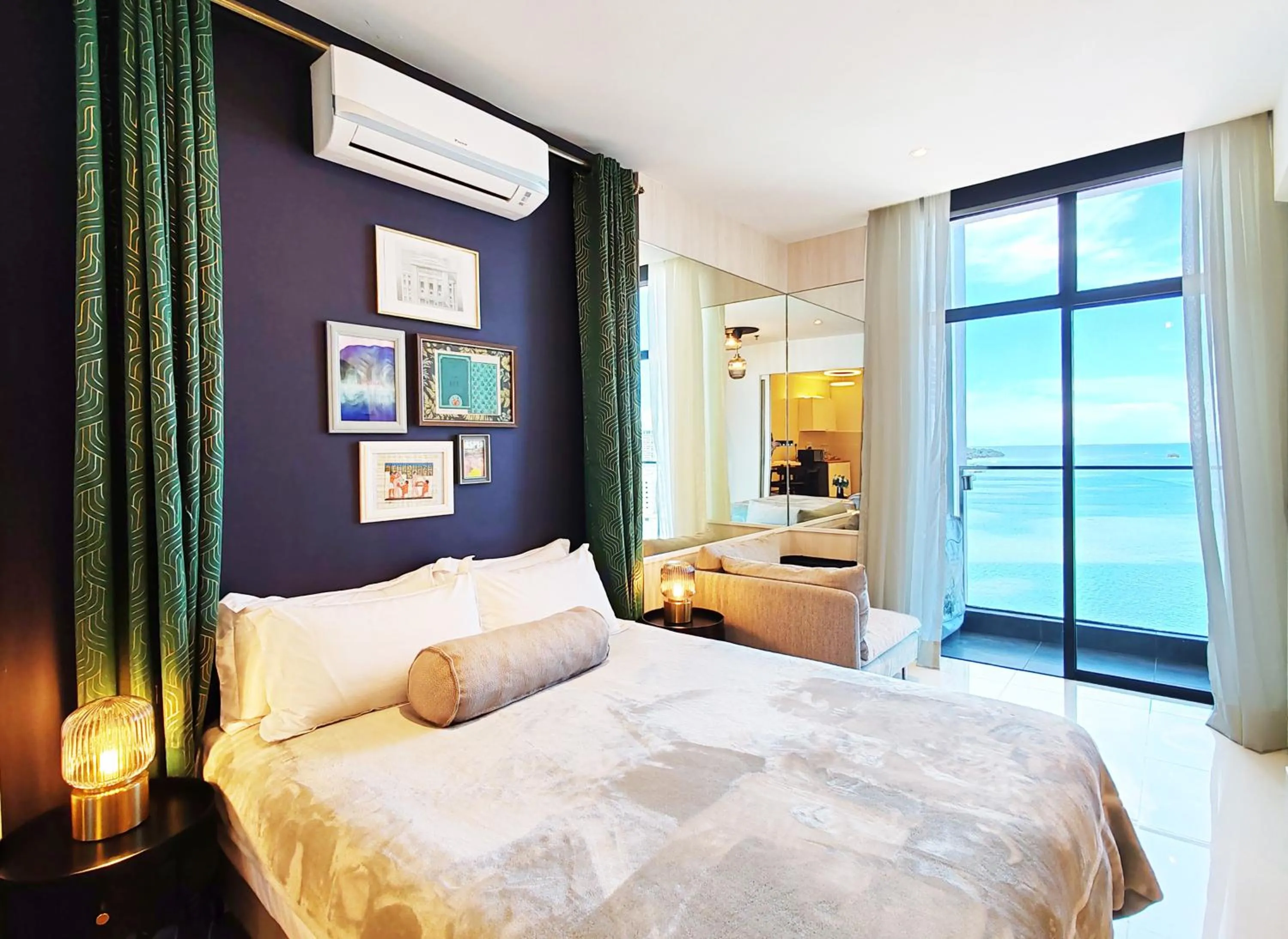 Balcony/Terrace, Bed in Seaview Bliss Studio By Tropical Elegance