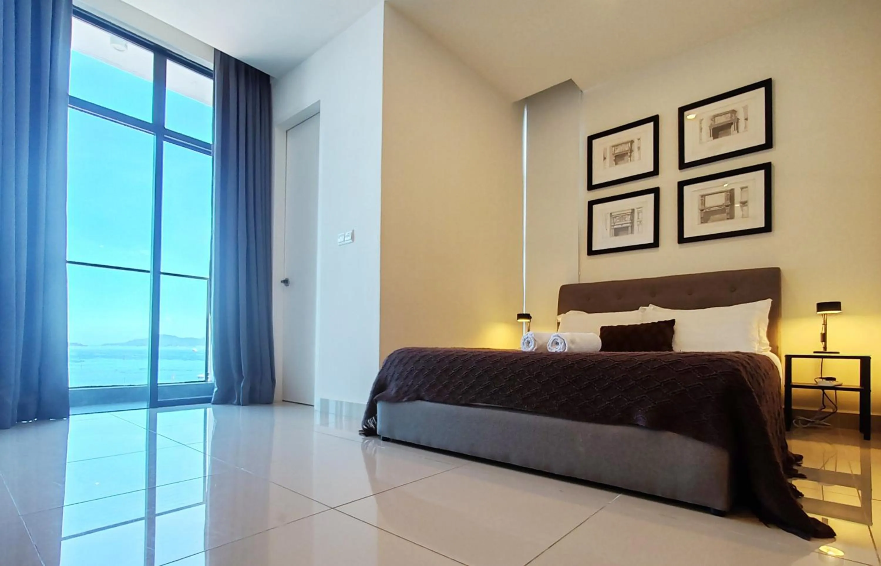 Balcony/Terrace, Bed in Seaview Bliss Studio By Tropical Elegance