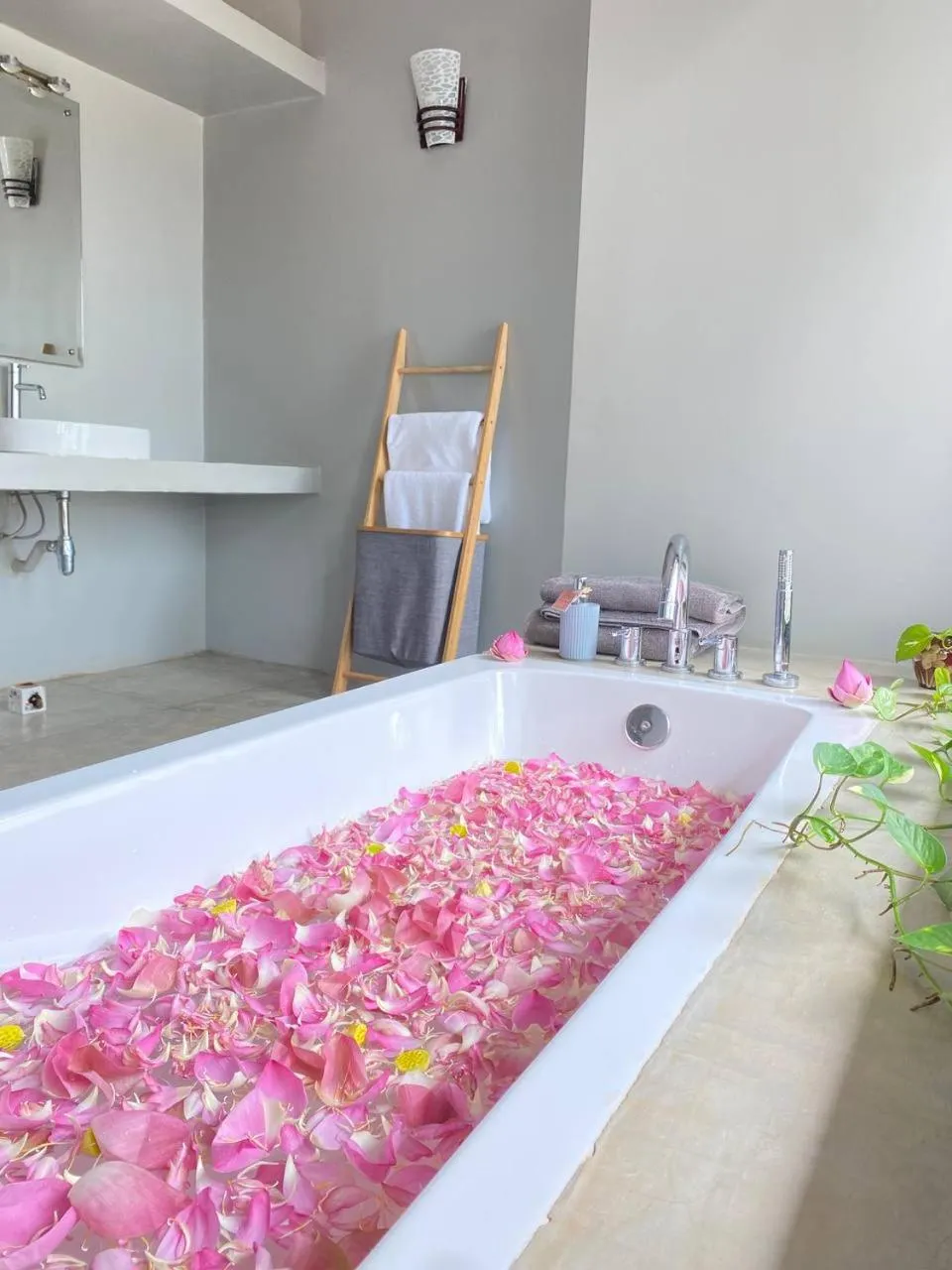 Bath in Amazing Smile Angkor Resort