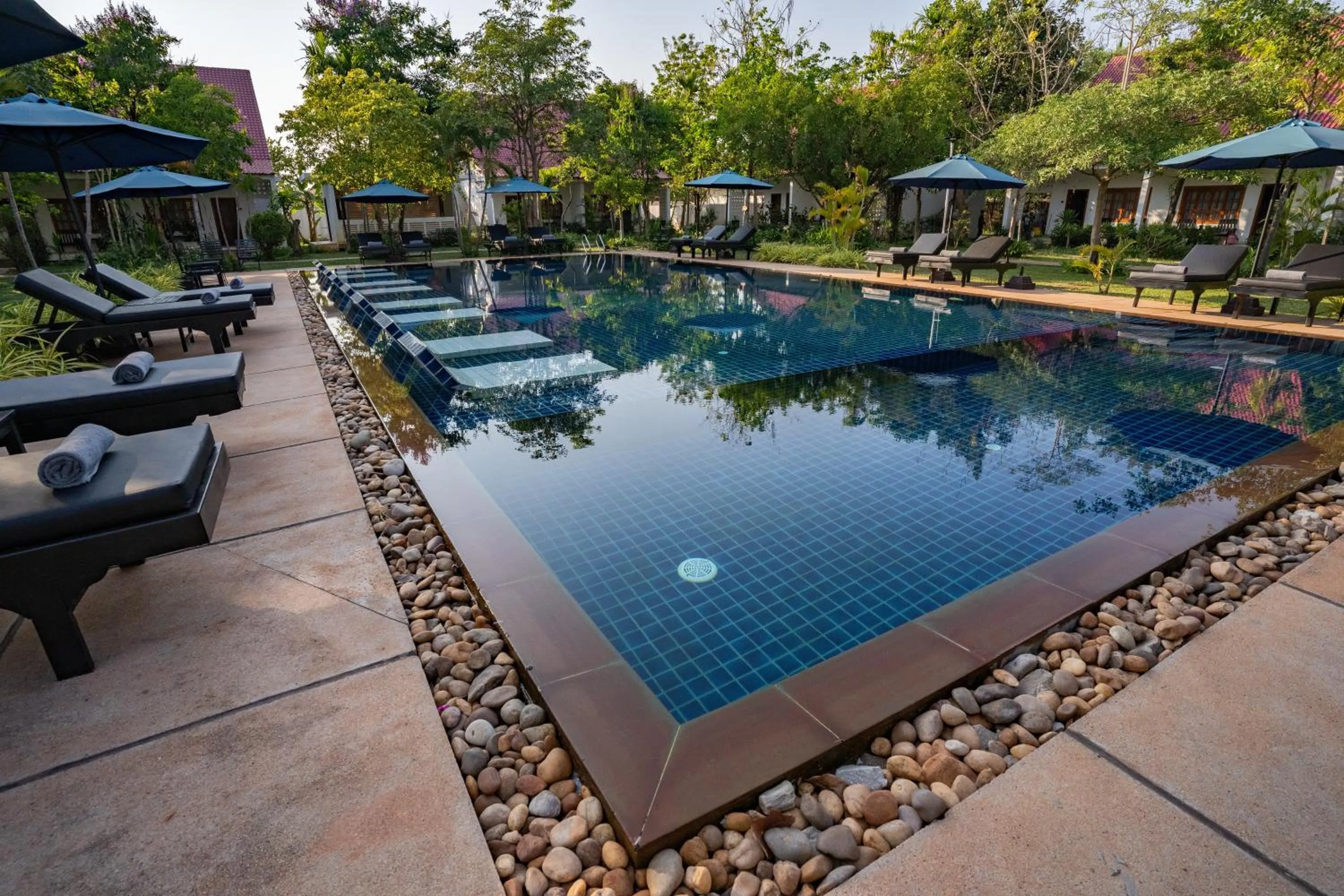 Swimming pool in Amazing Smile Angkor Resort