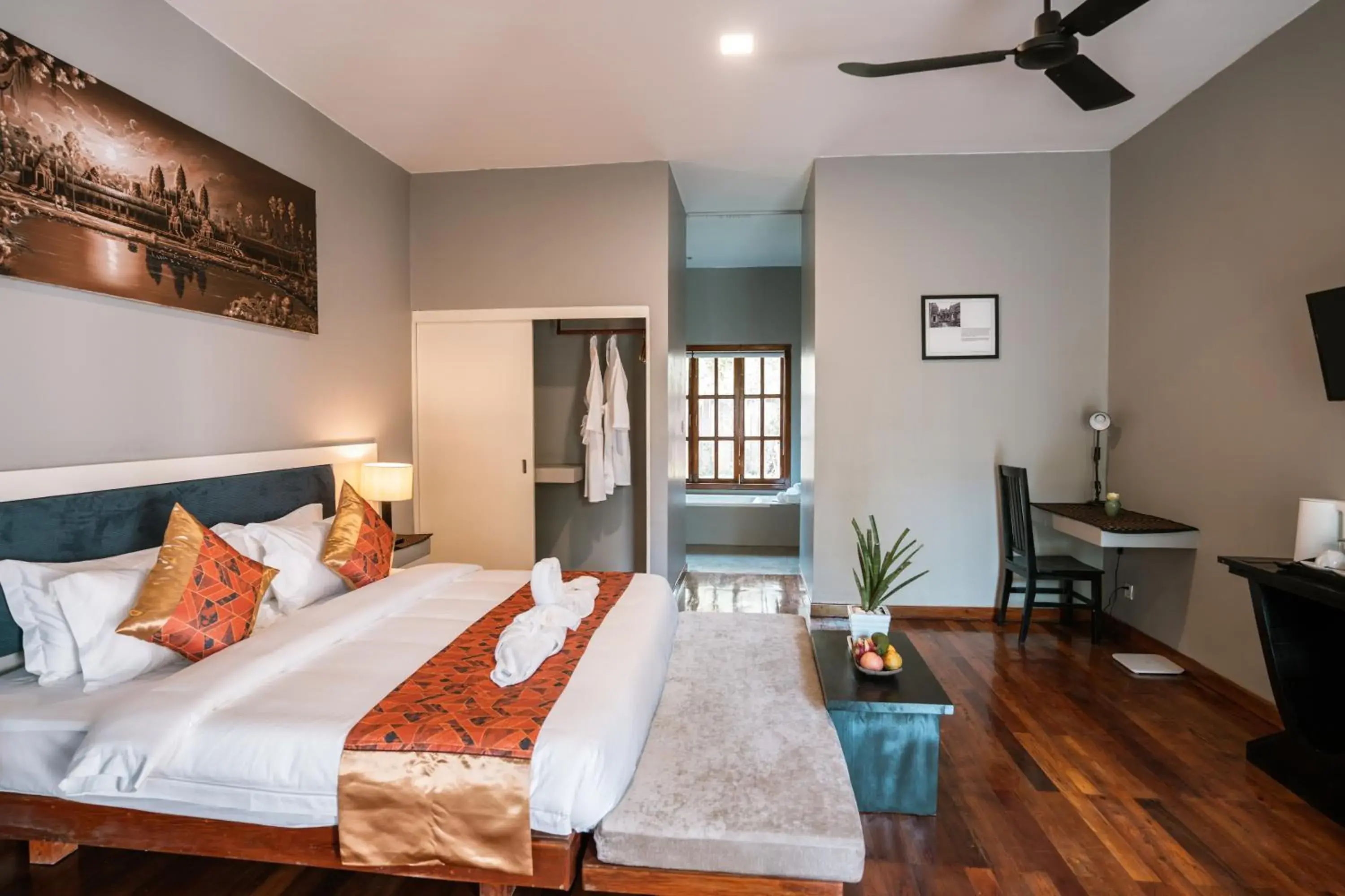 Deluxe Double Room with Bath in Amazing Smile Angkor Resort Deluxe Double Room with Bath in Amazing Smile Angkor Resort