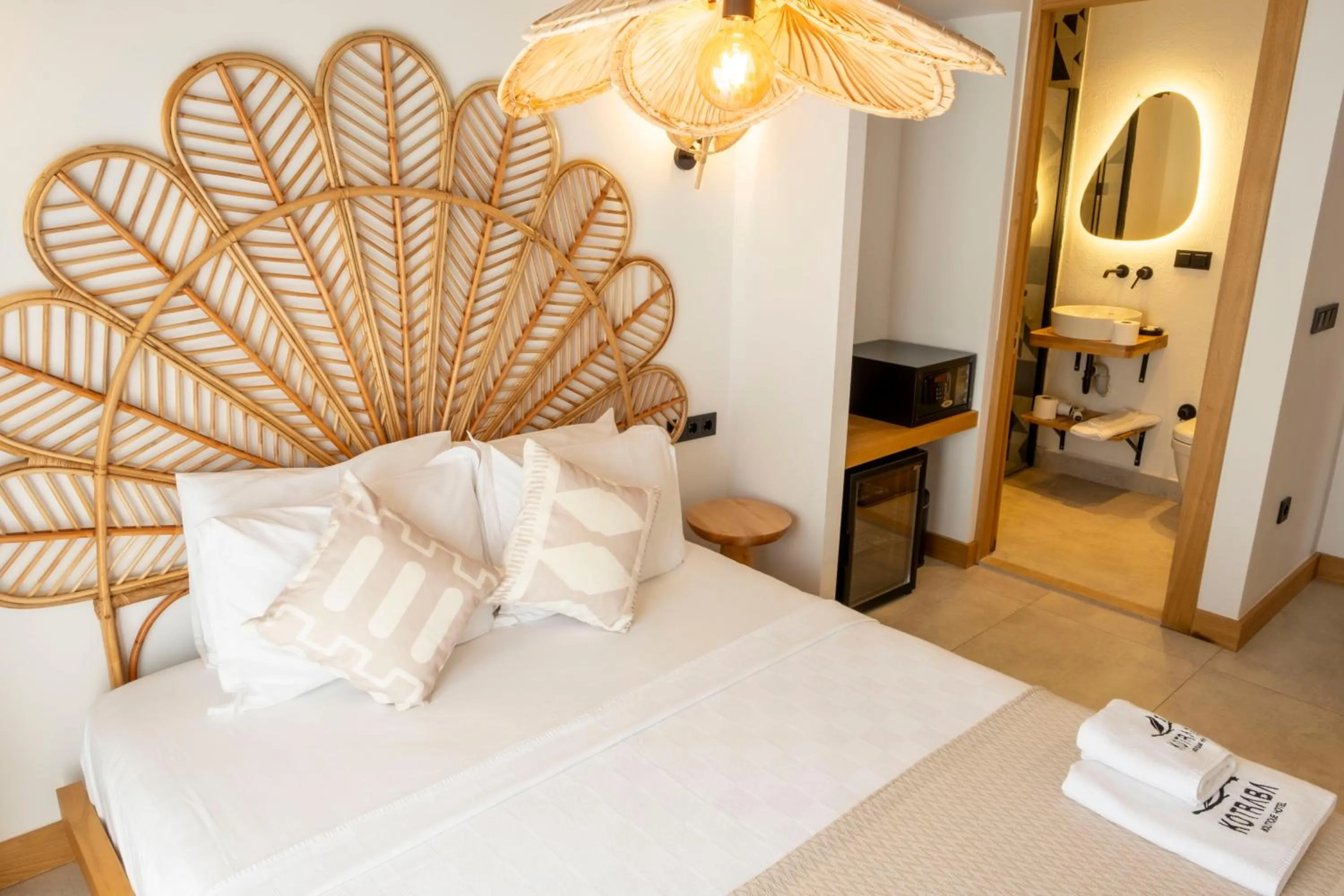 Toilet, Bed in Kotraba Alacati Hotel
