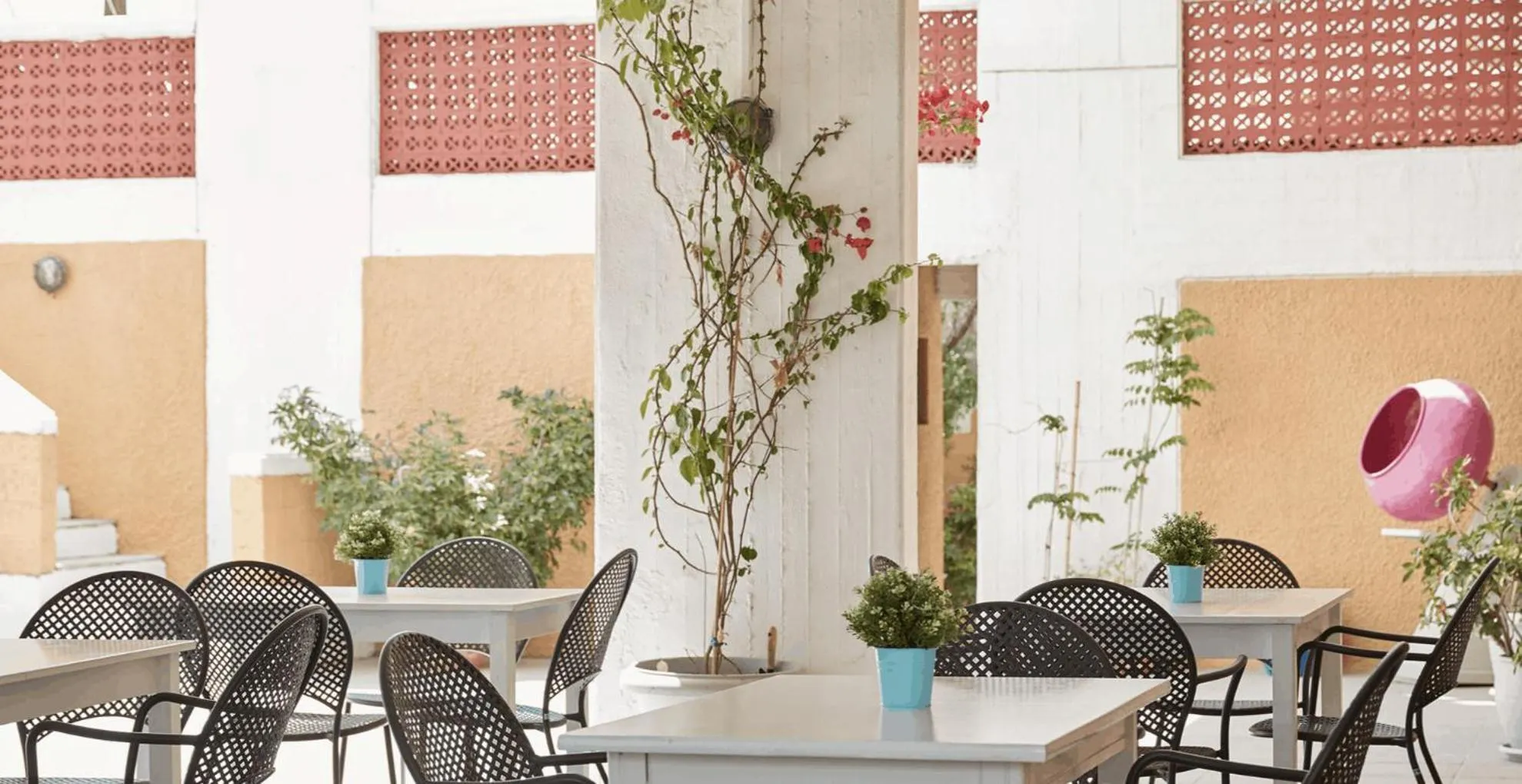 Patio in Mare Vista Hotel - Epaminondas