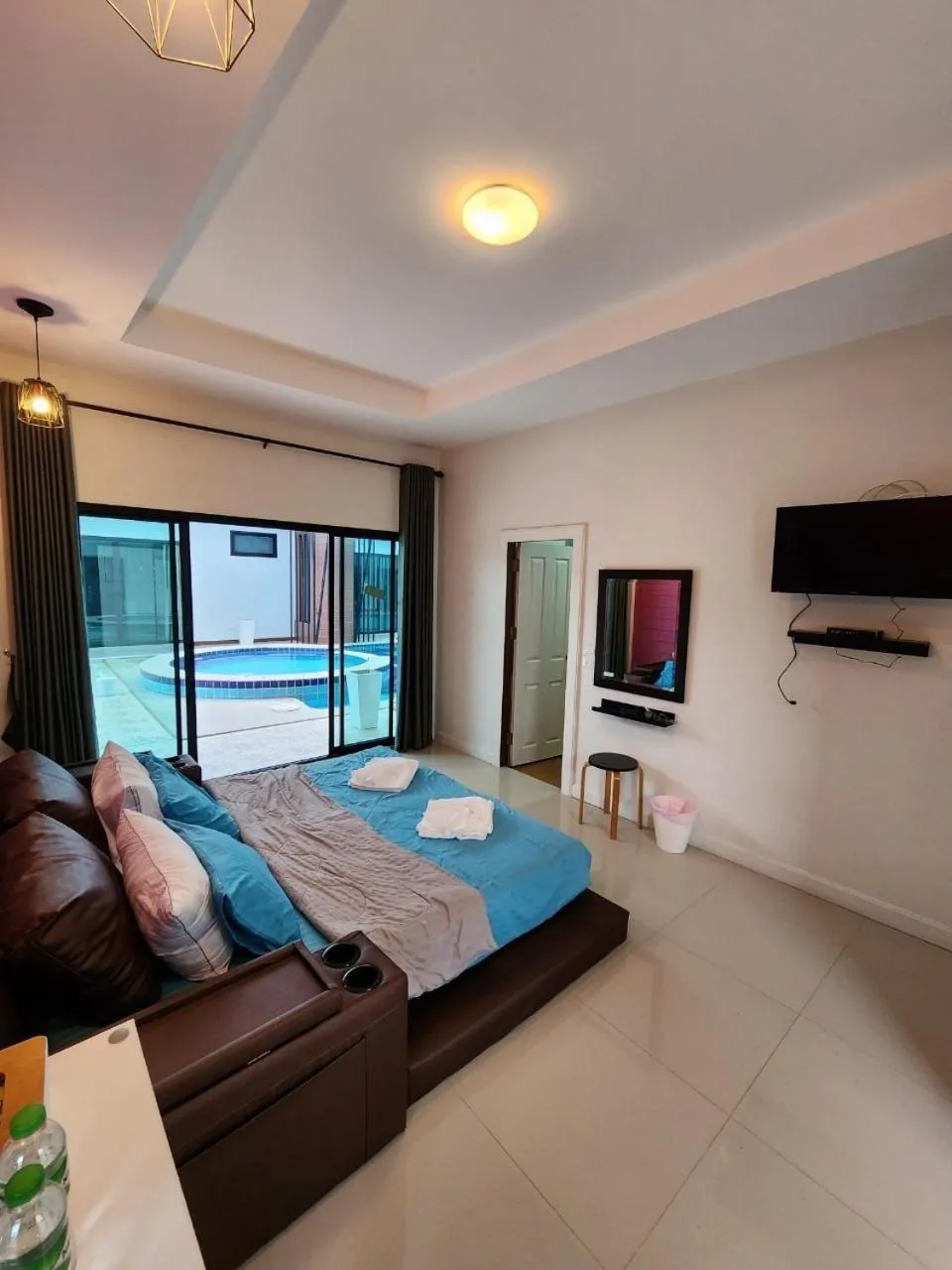 Photo of the whole room, Bed in Cordelia Resort Sam Roi Yot