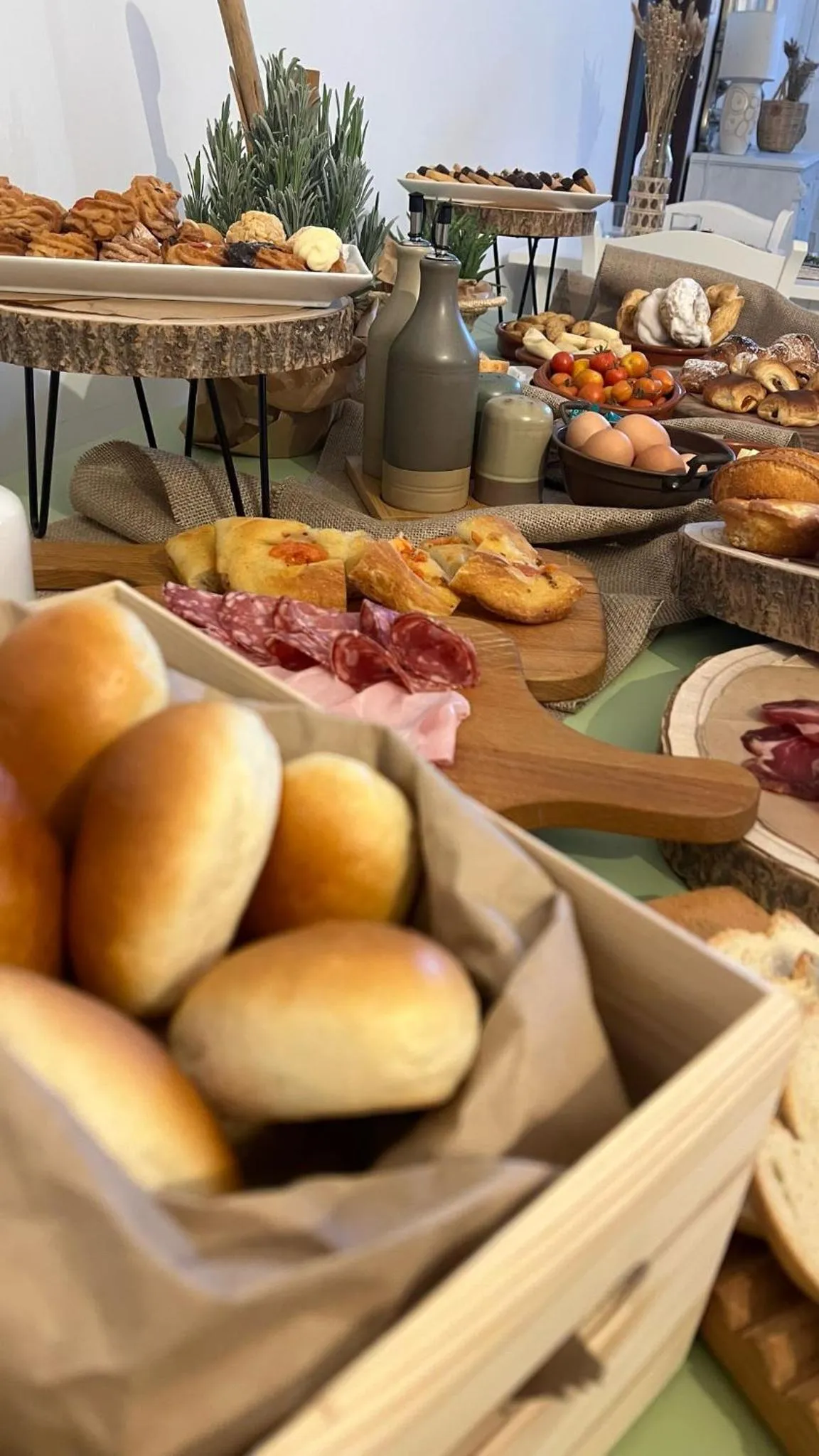 Food and drinks in B&B Villa Maggi