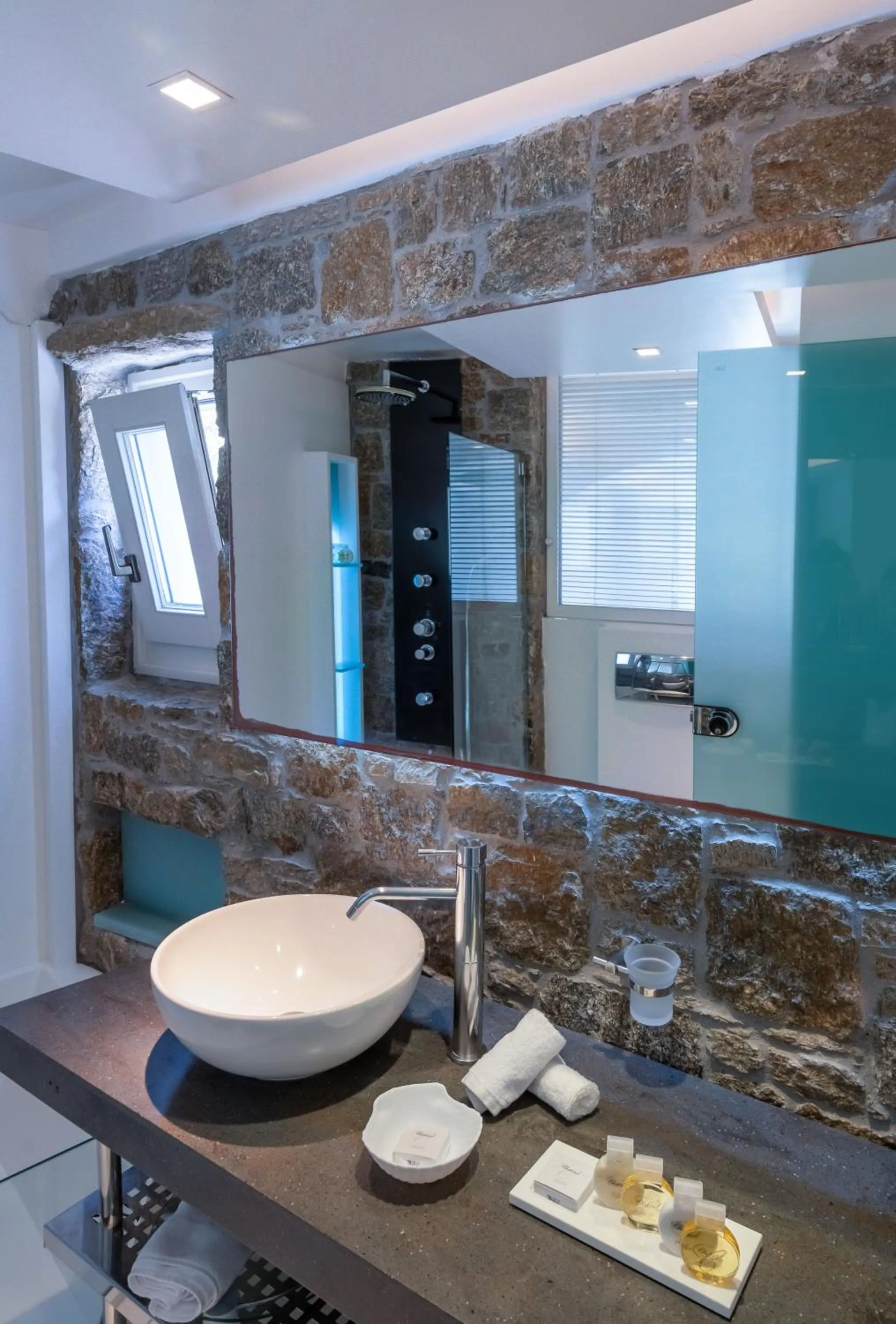 Bathroom in Semeli Hotel Mykonos