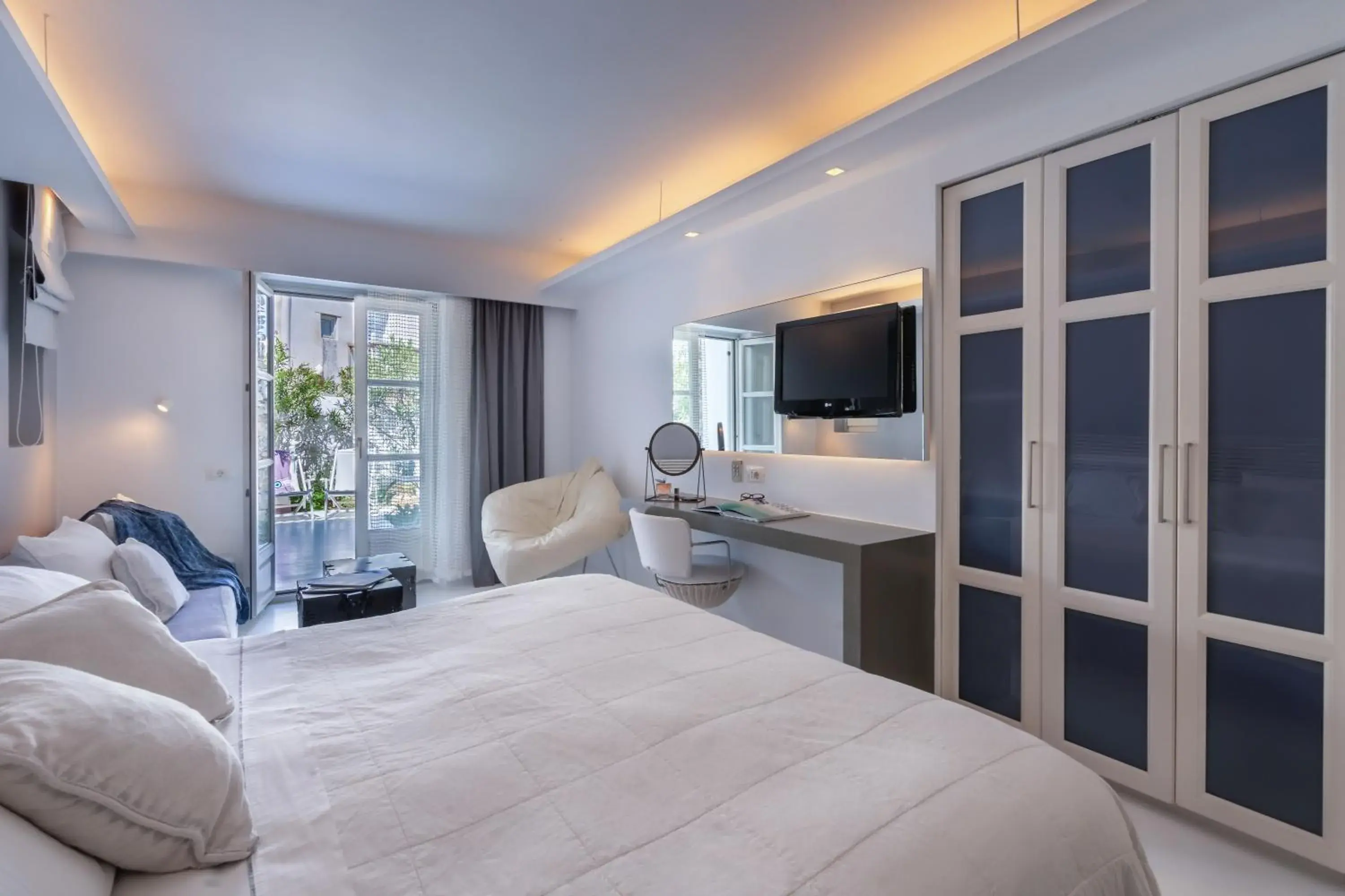 Superior Double Room with Garden View in Semeli Hotel Mykonos Superior Double Room with Garden View in Semeli Hotel Mykonos