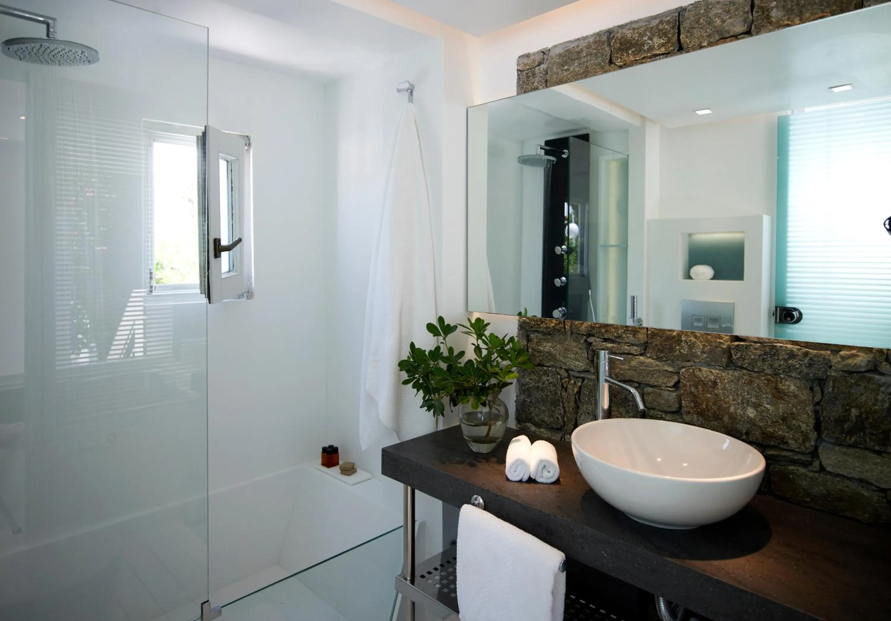 Bathroom in Semeli Hotel Mykonos