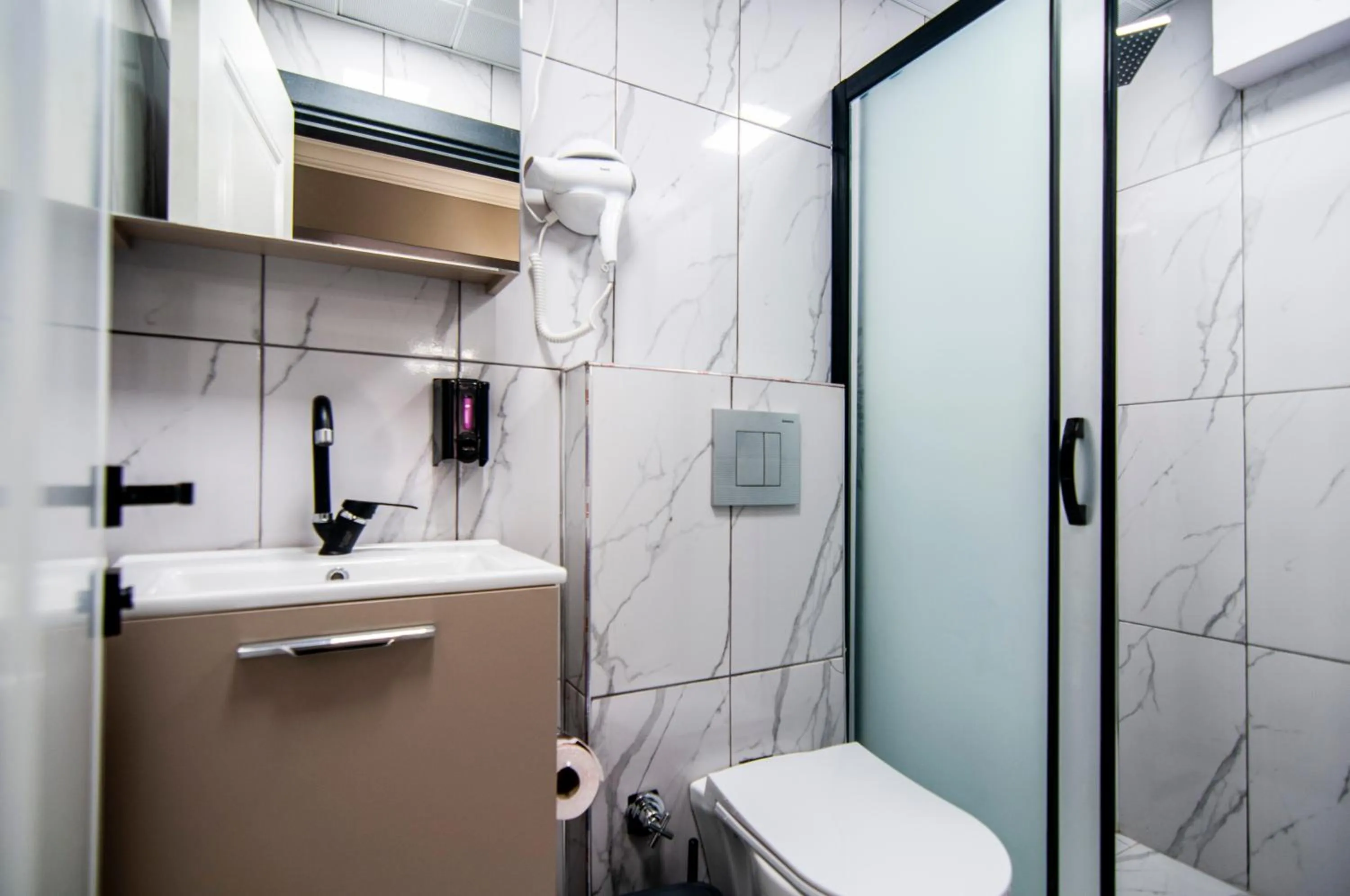 Shower in Naif Bey Hotel