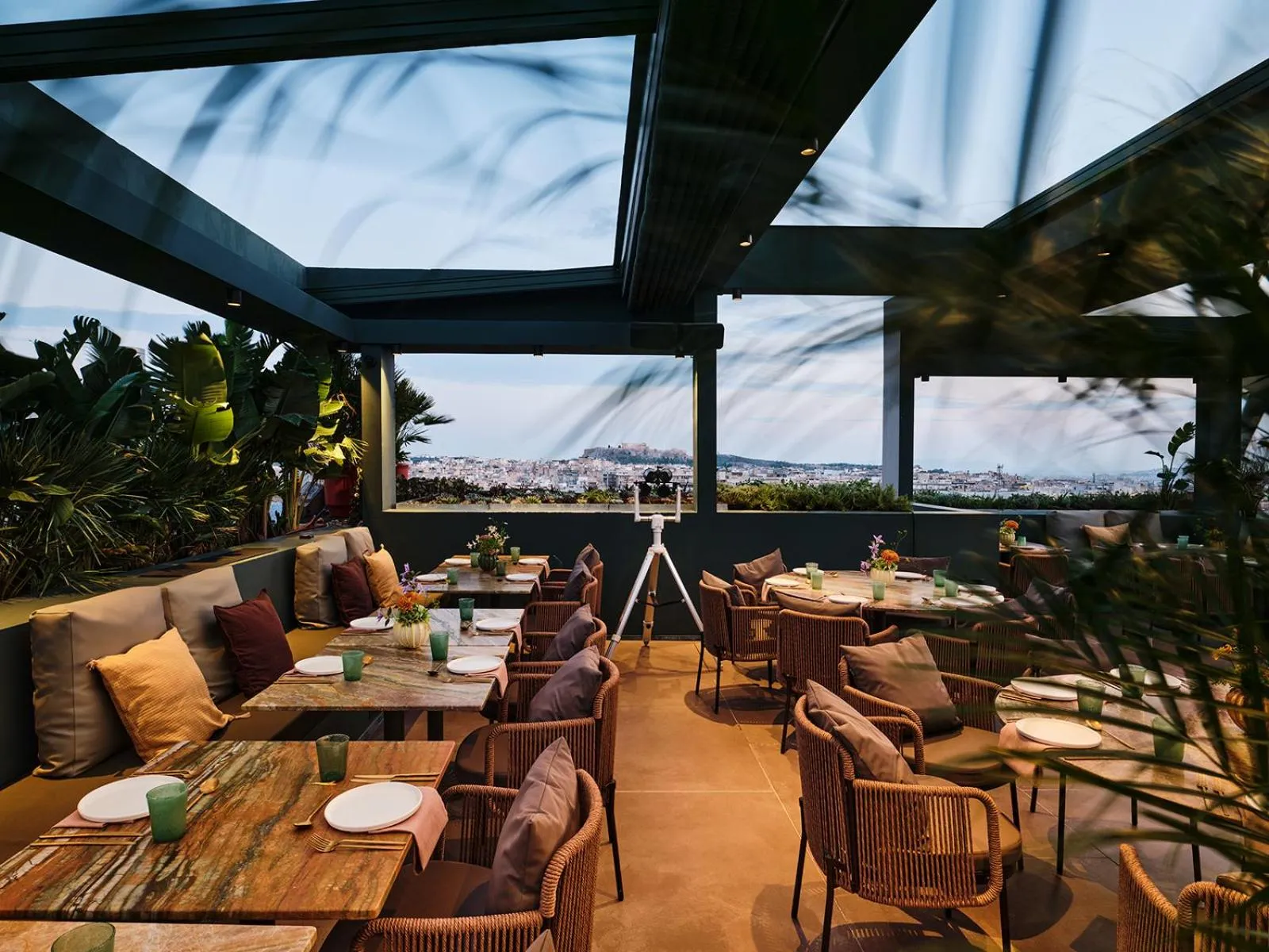 Restaurant/places to eat in Radisson Blu Park Hotel Athens