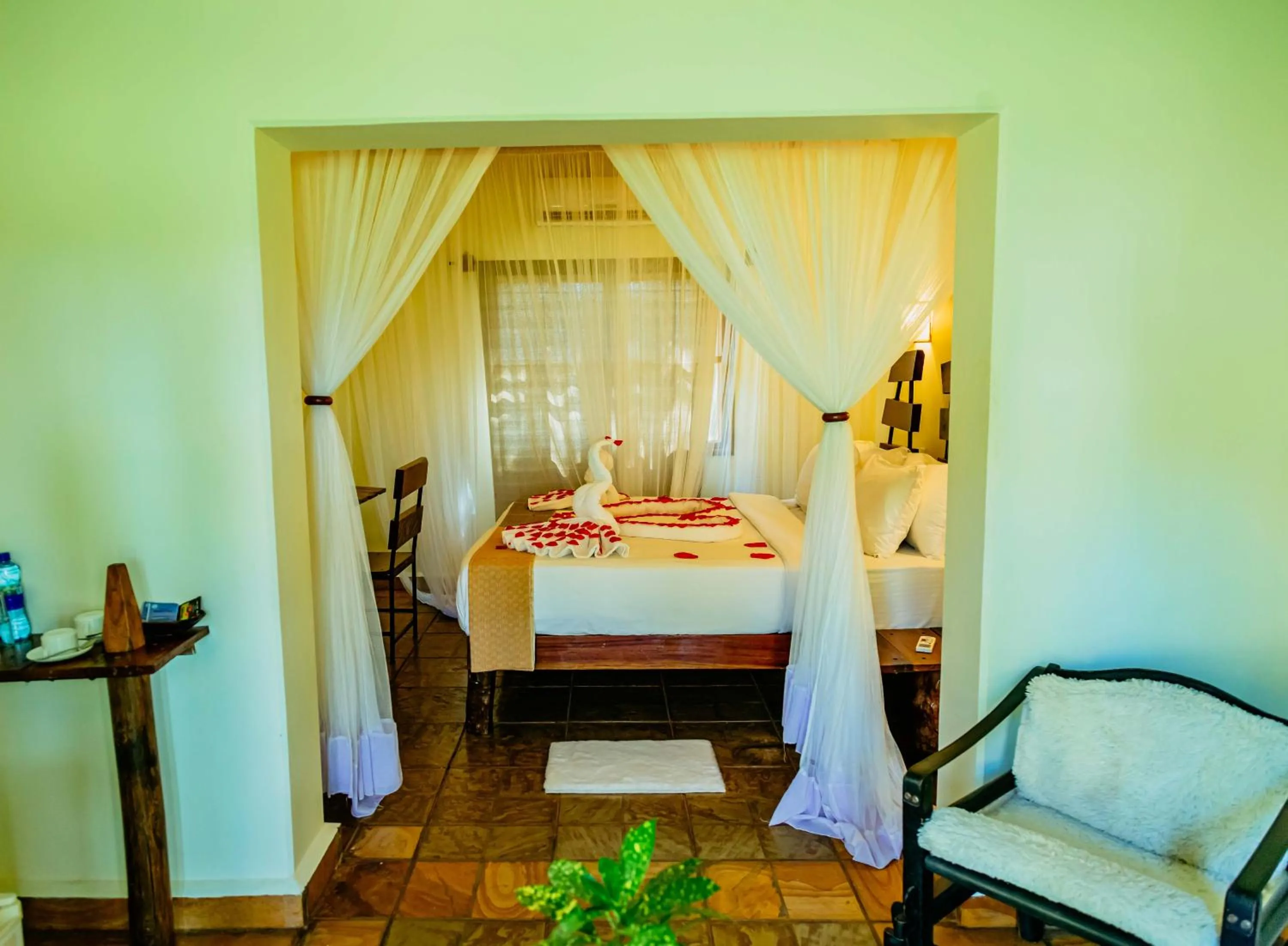 Bed in Weru Weru River Lodge