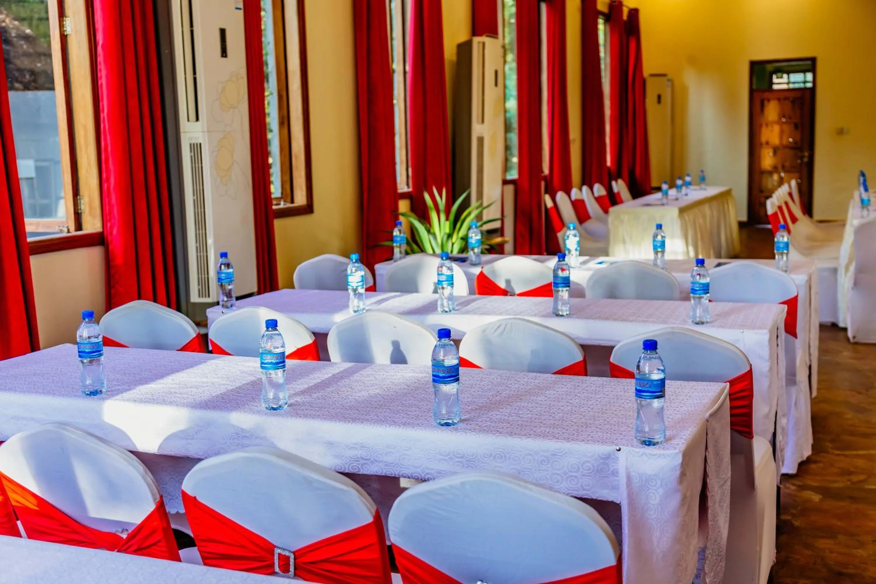 Meeting/conference room in Weru Weru River Lodge