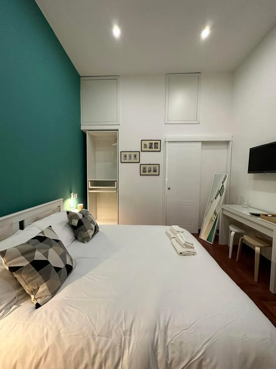 Photo of the whole room, Bed in La stanza di Eleonora