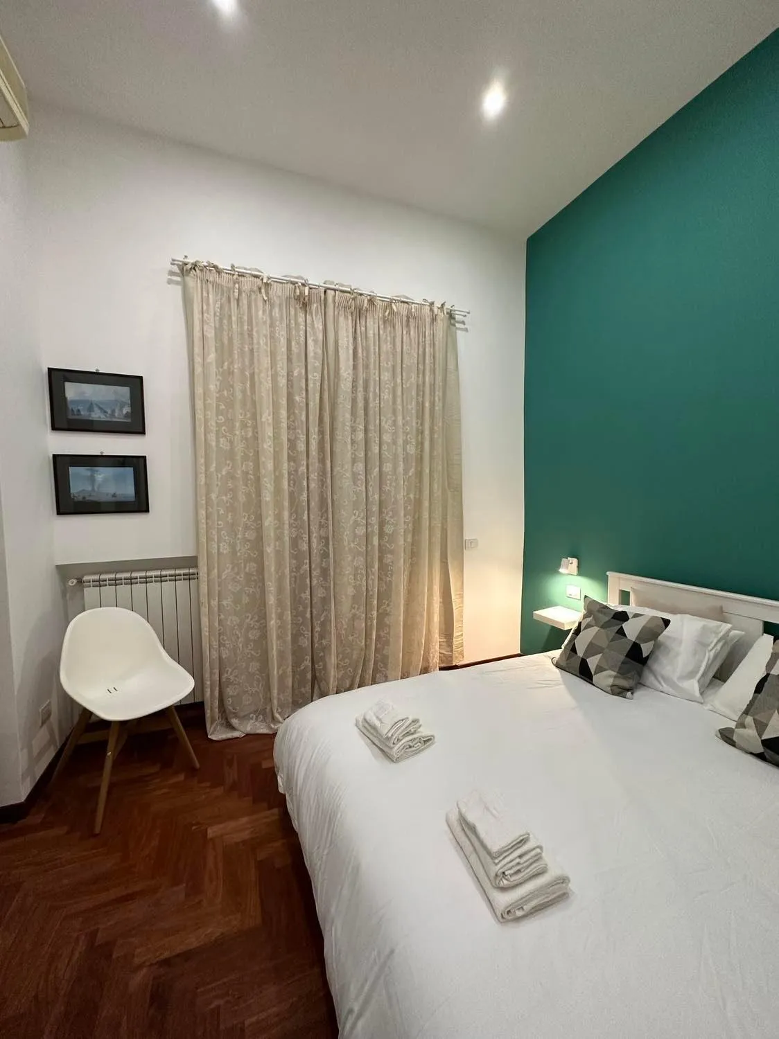 Photo of the whole room, Bed in La stanza di Eleonora