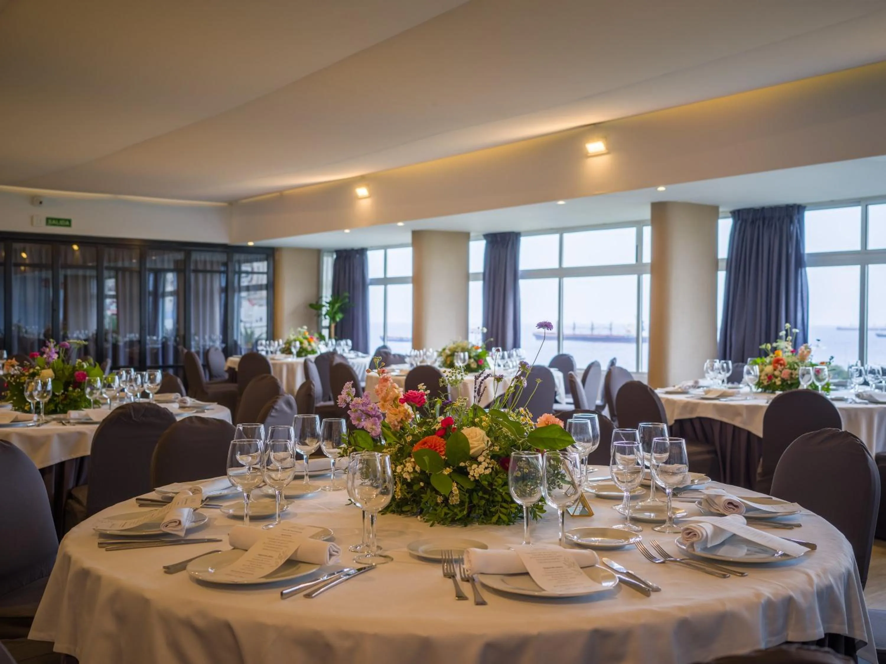 Restaurant/places to eat in Sercotel Hotel Parque