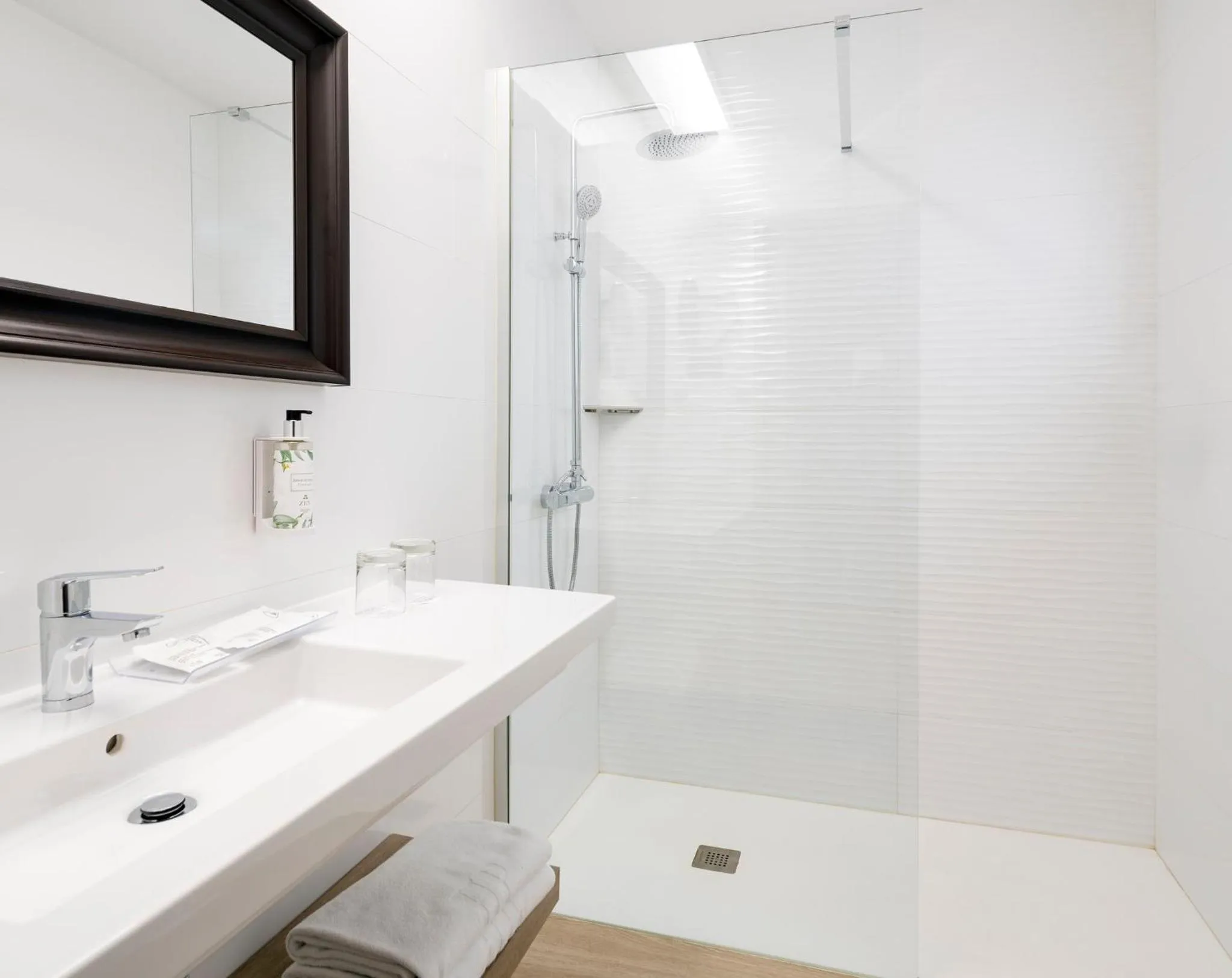 Photo of the whole room in Sercotel Hotel Parque