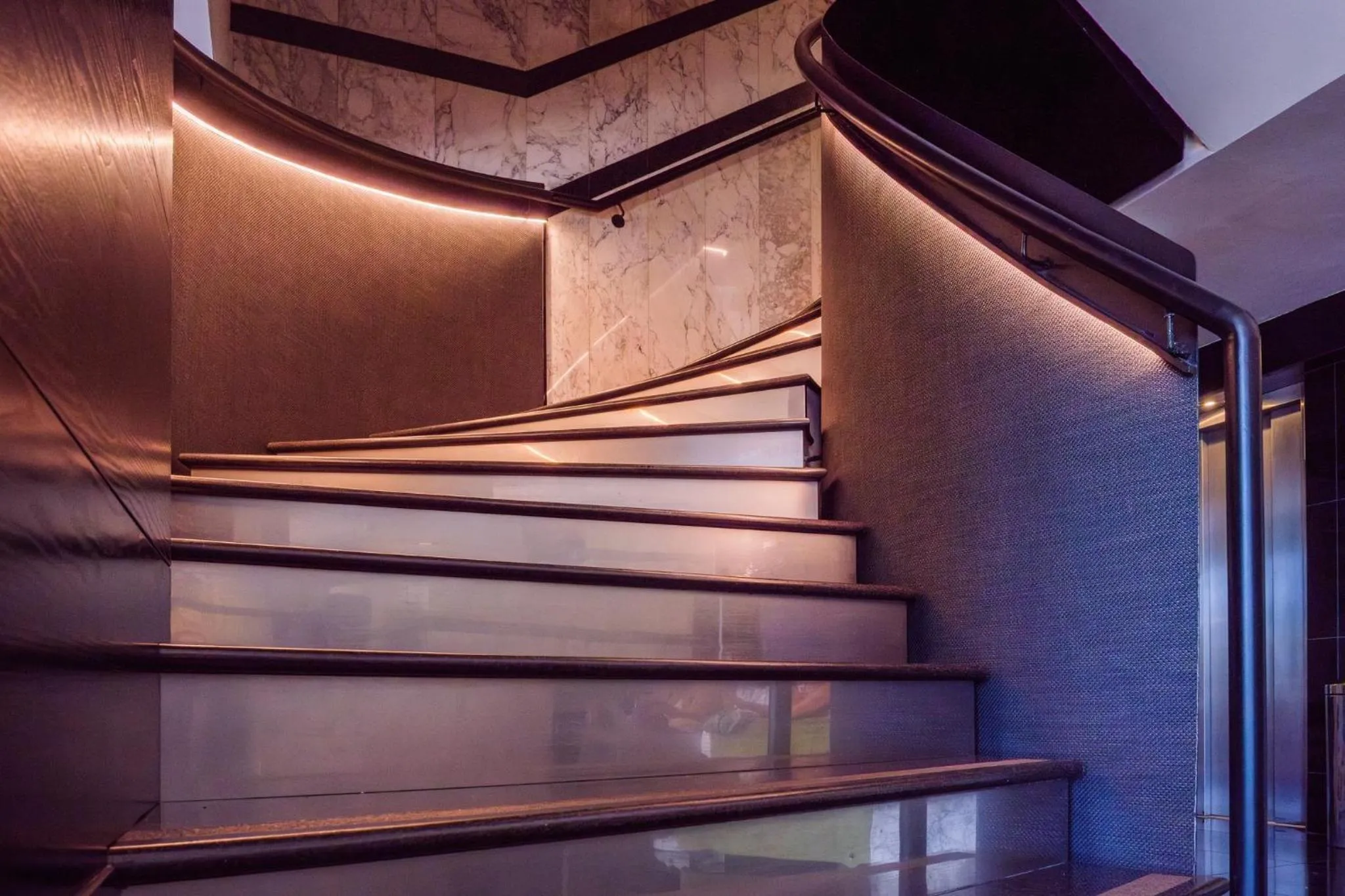 Lobby or reception in Sercotel Hotel Parque