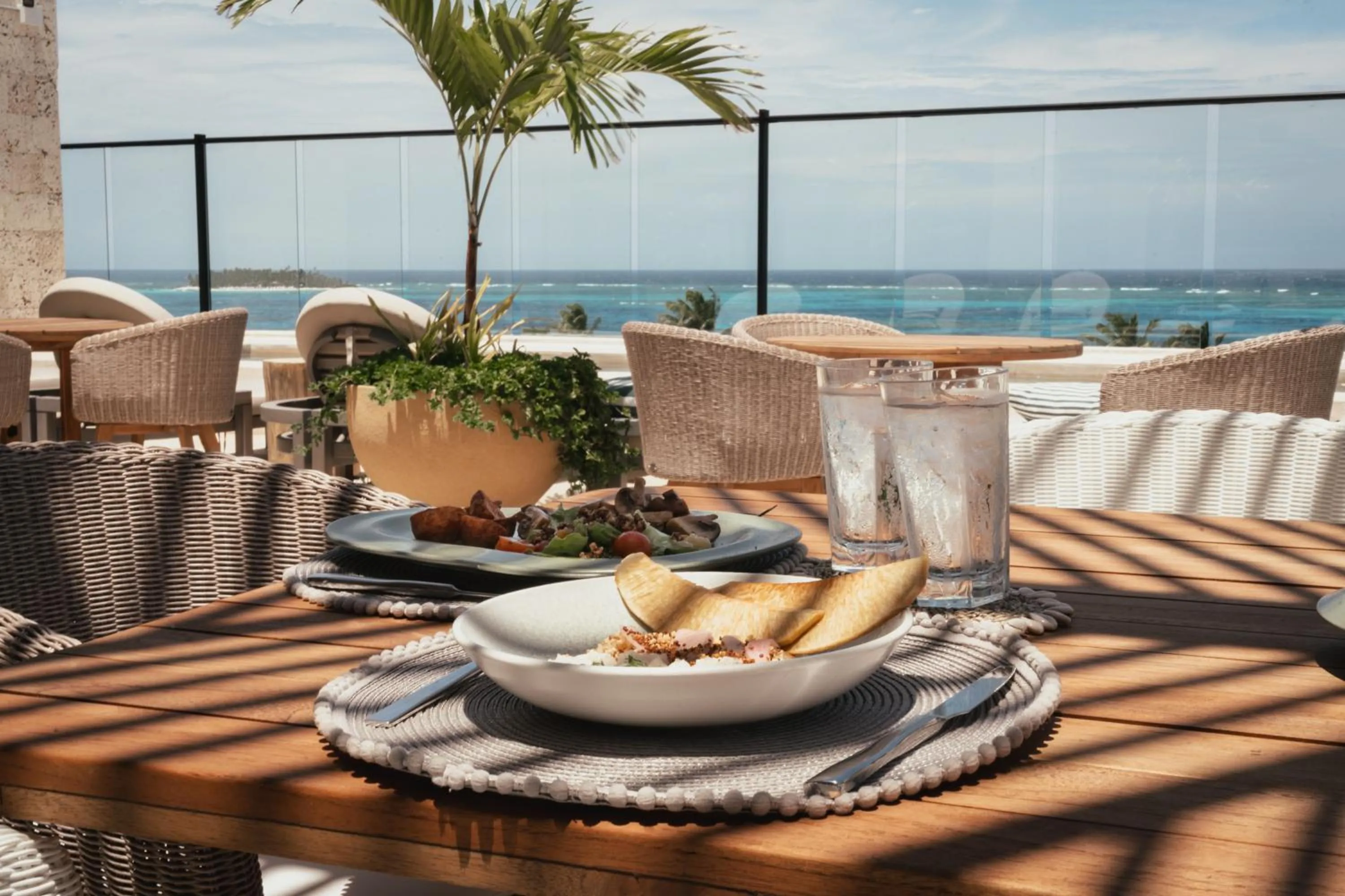 Restaurant/places to eat in Nattivo Collection Hotel