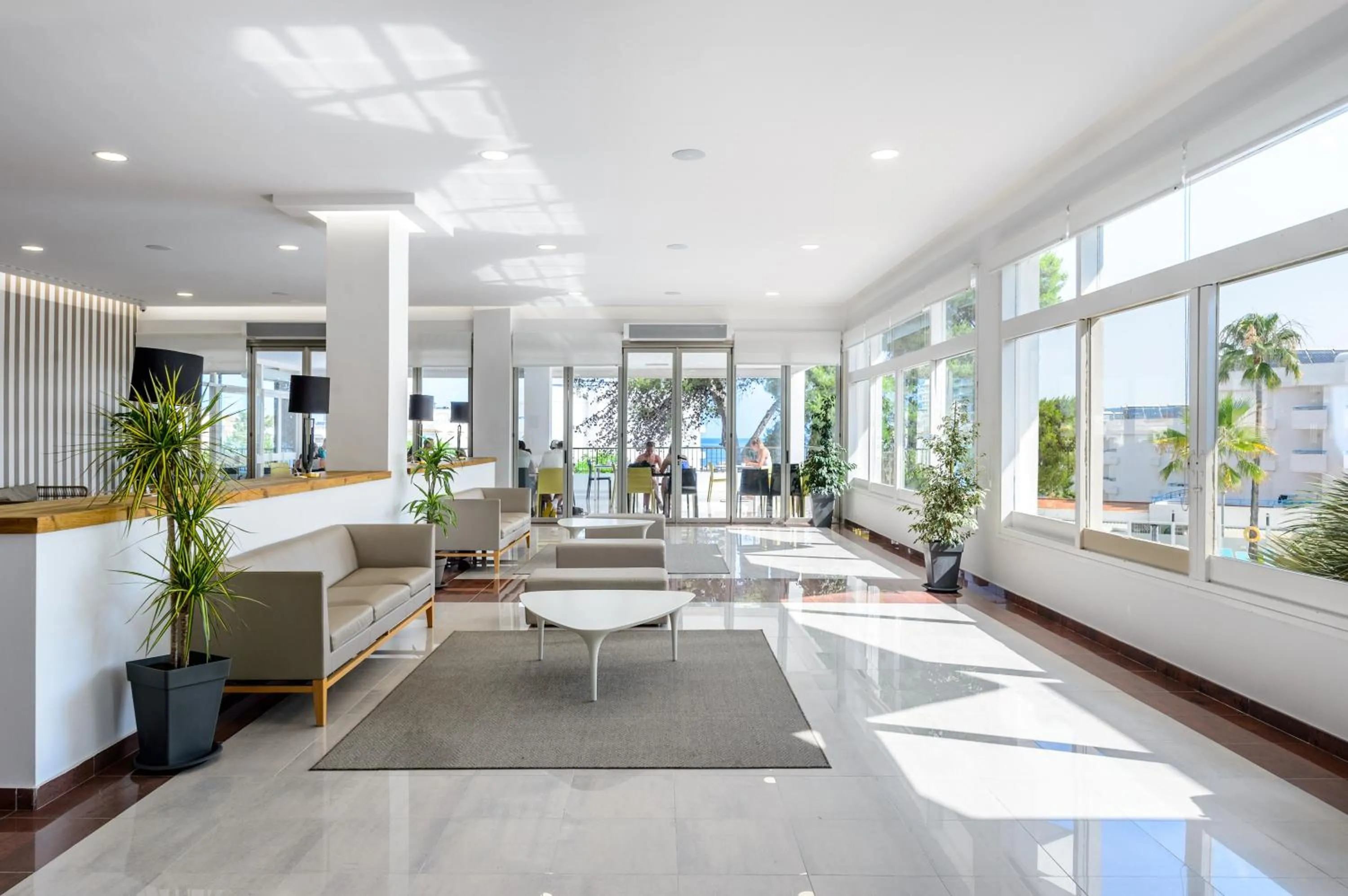 Seating area in Hotel Vibra Riviera