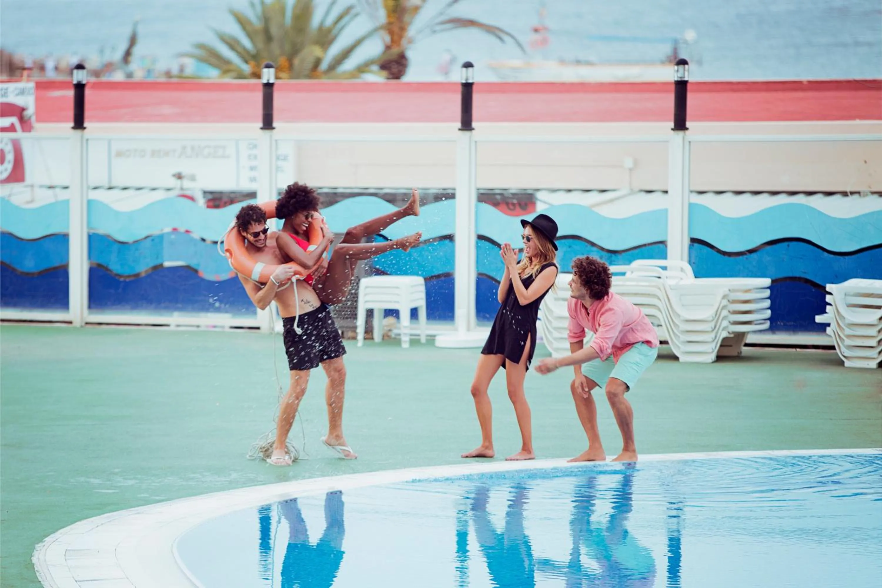 People in Hotel Vibra Riviera