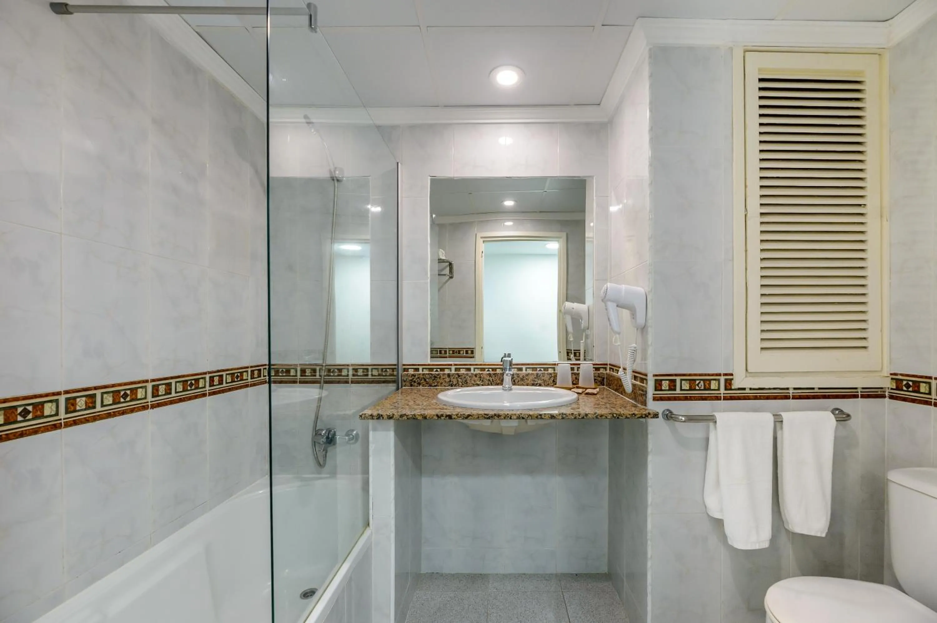 Bathroom in Hotel Vibra Riviera