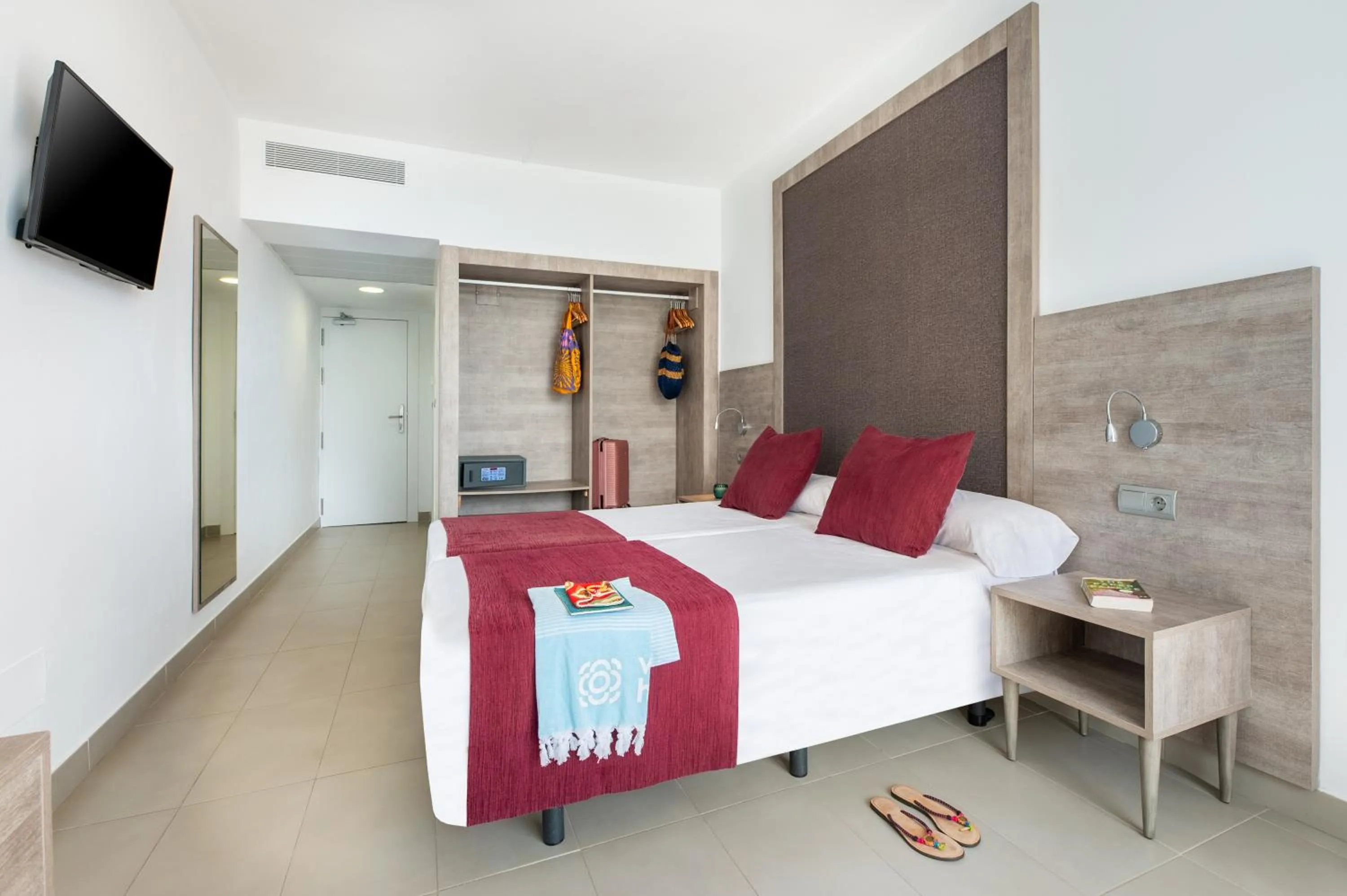 Bedroom, Bed in Hotel Vibra Riviera