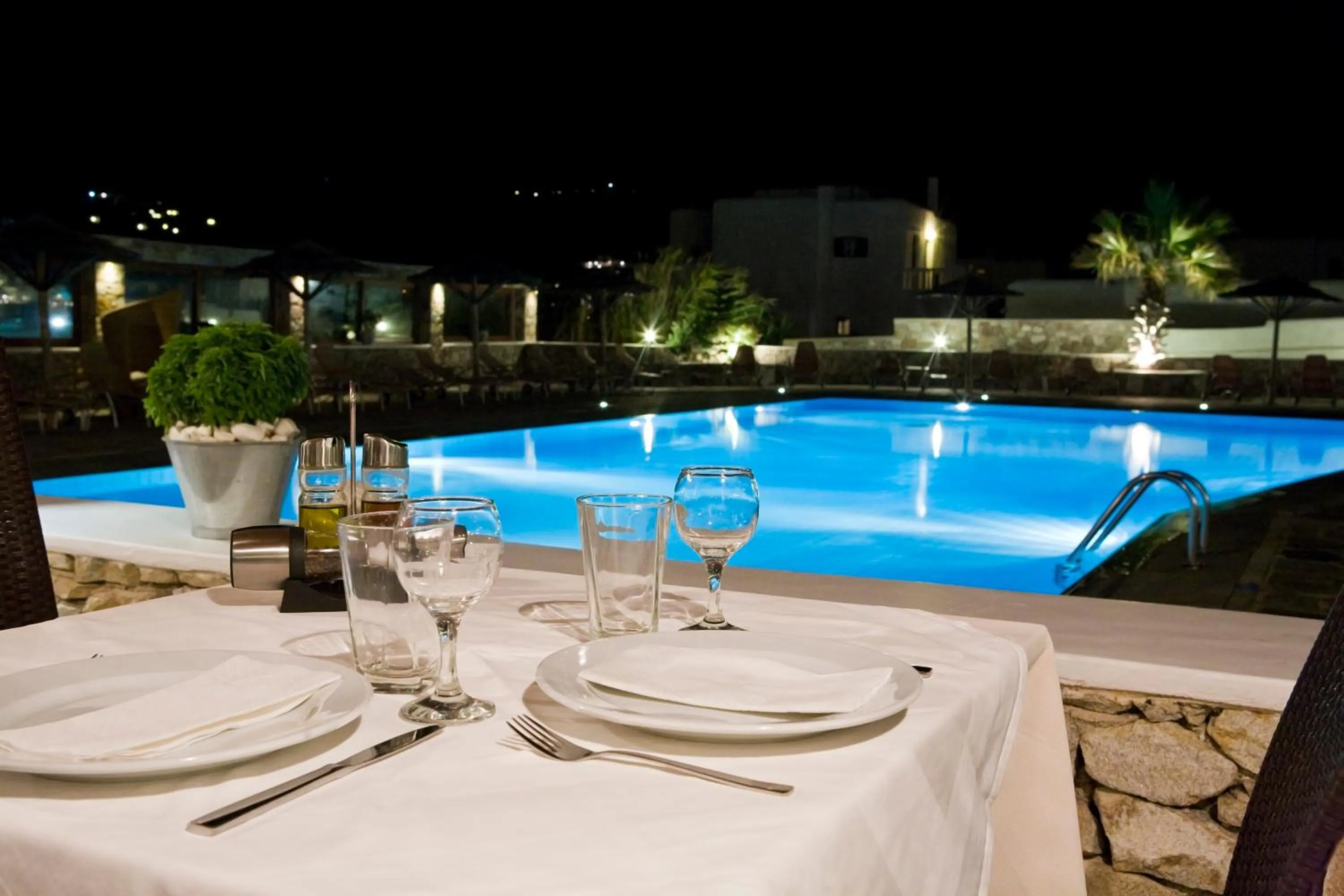 Swimming pool in Yiannaki Hotel