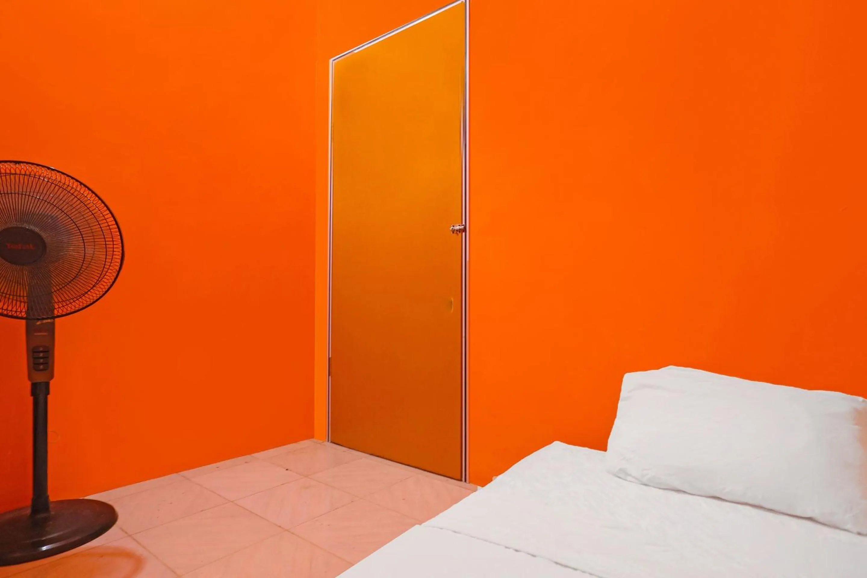 Bedroom, Bed in Hotel O Penginapan ReniNearMall Nagoya Hill