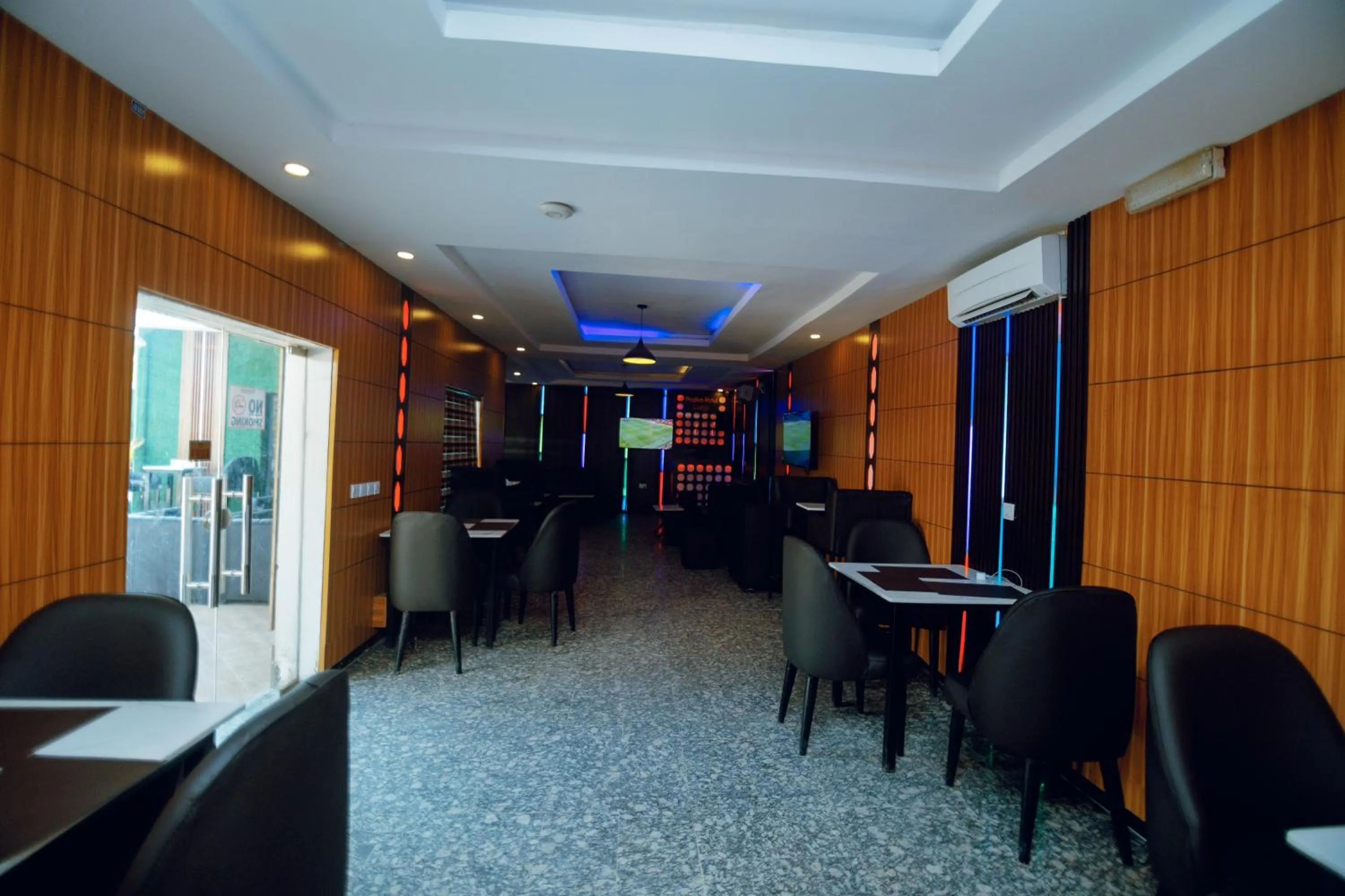 Lounge or bar in Presken Hotel Residence, GRA Ikeja, Lagos