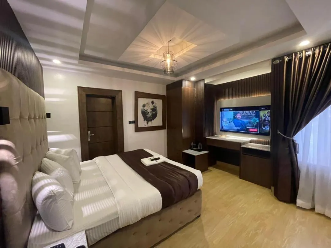 TV and multimedia, Bed in Presken Hotel Residence, GRA Ikeja, Lagos