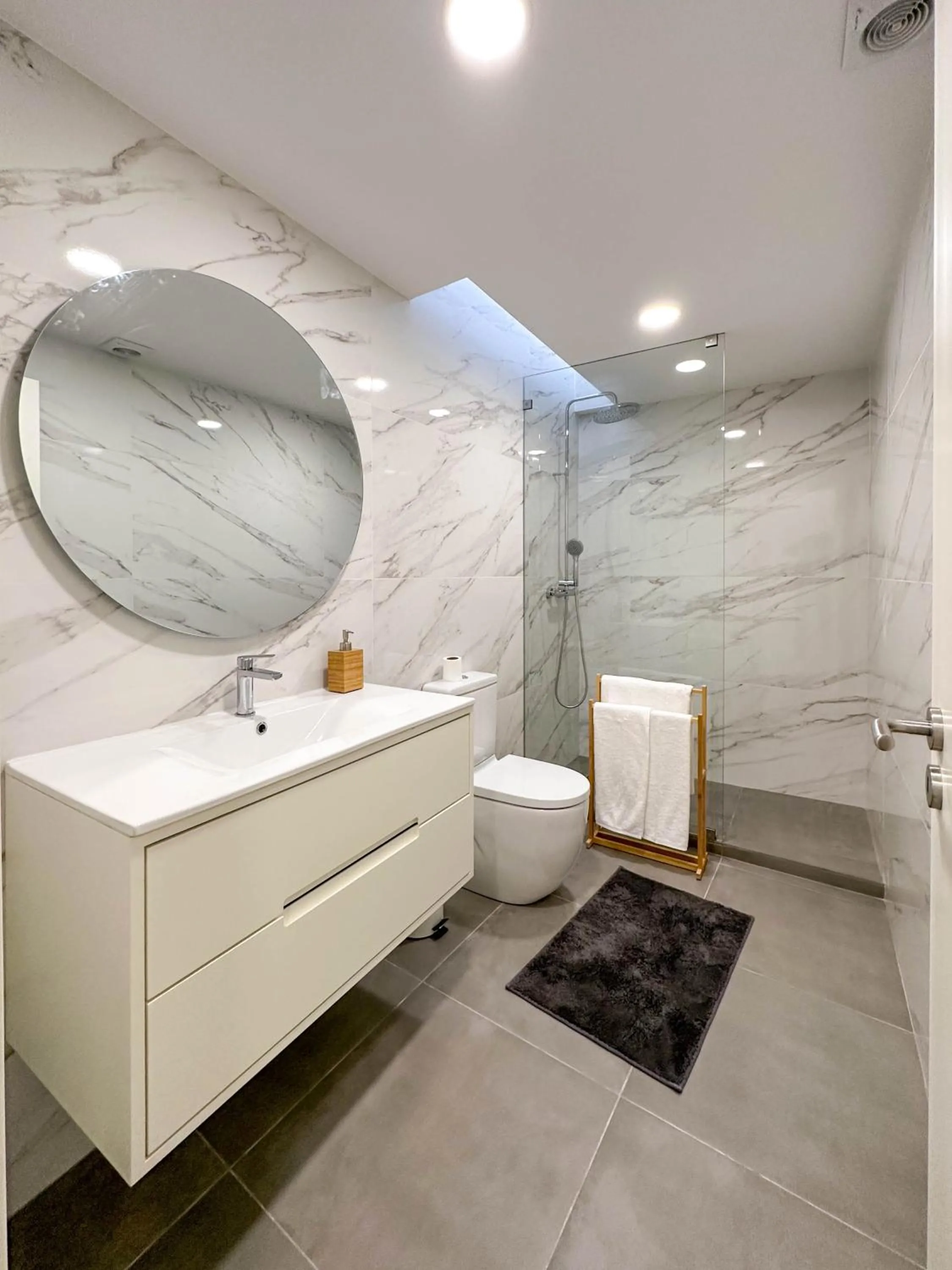 Apostolos Loft