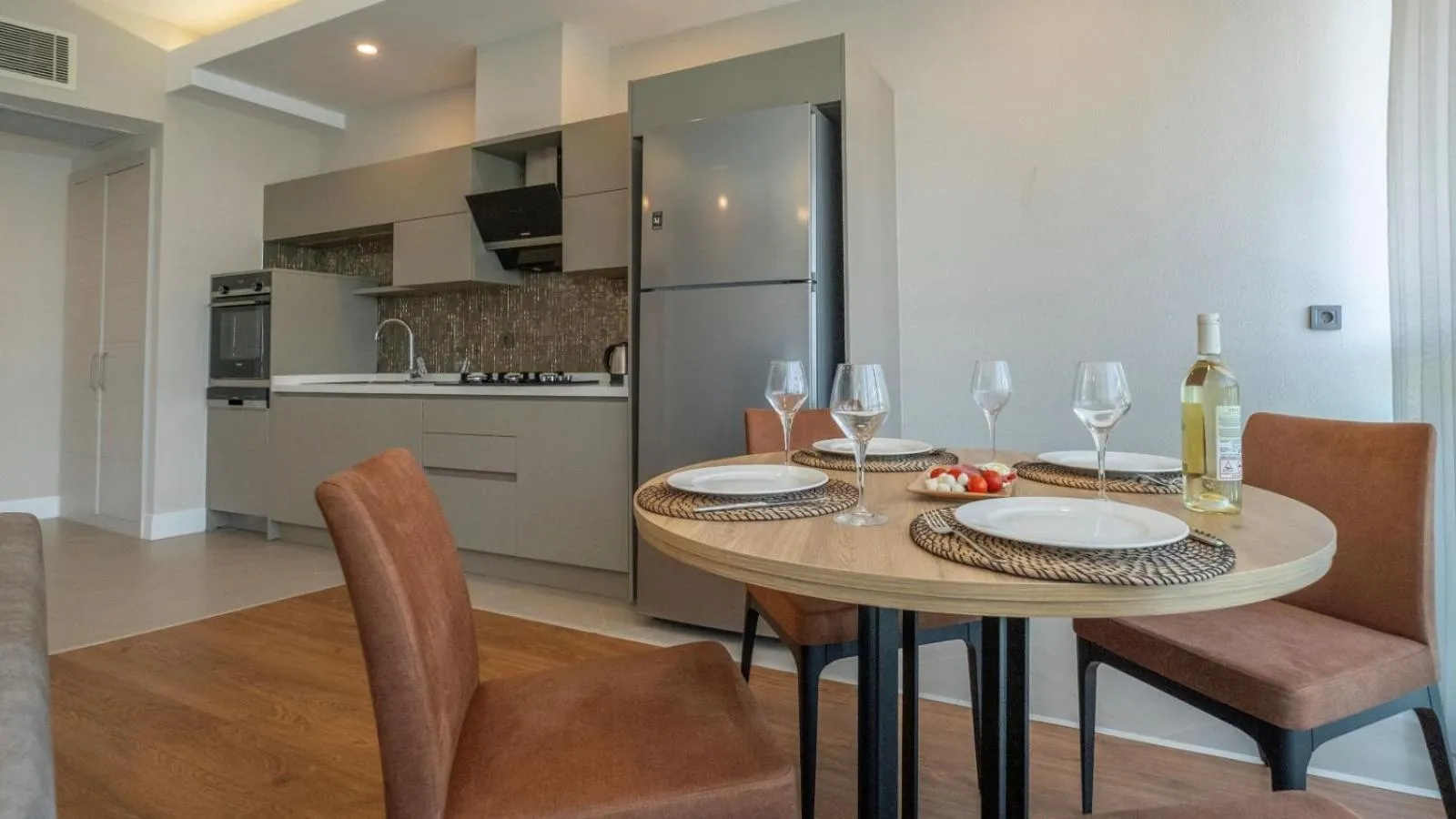 Kitchen or kitchenette in Sirius Town Residence and Spa