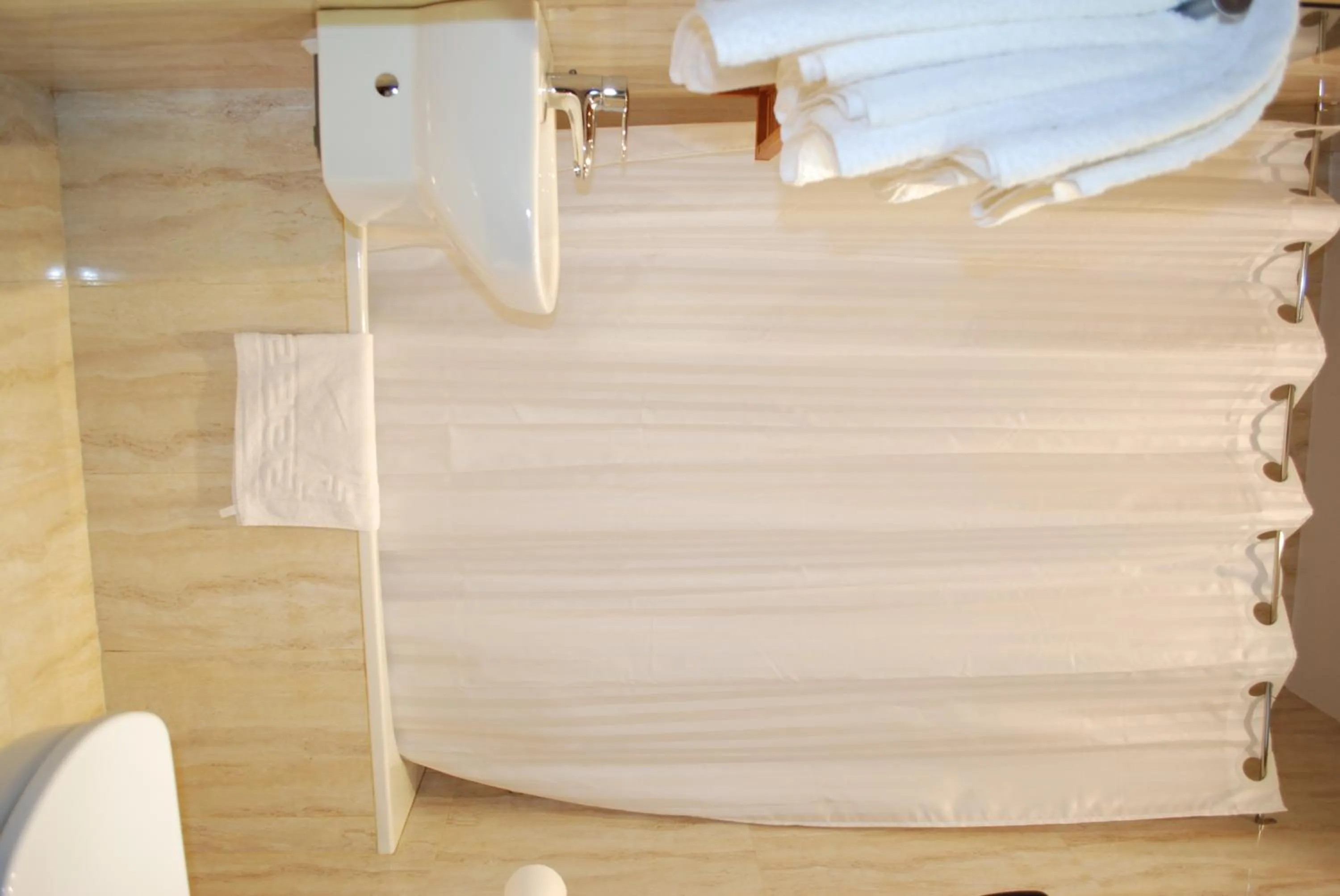 Bathroom in Hostal Avenida