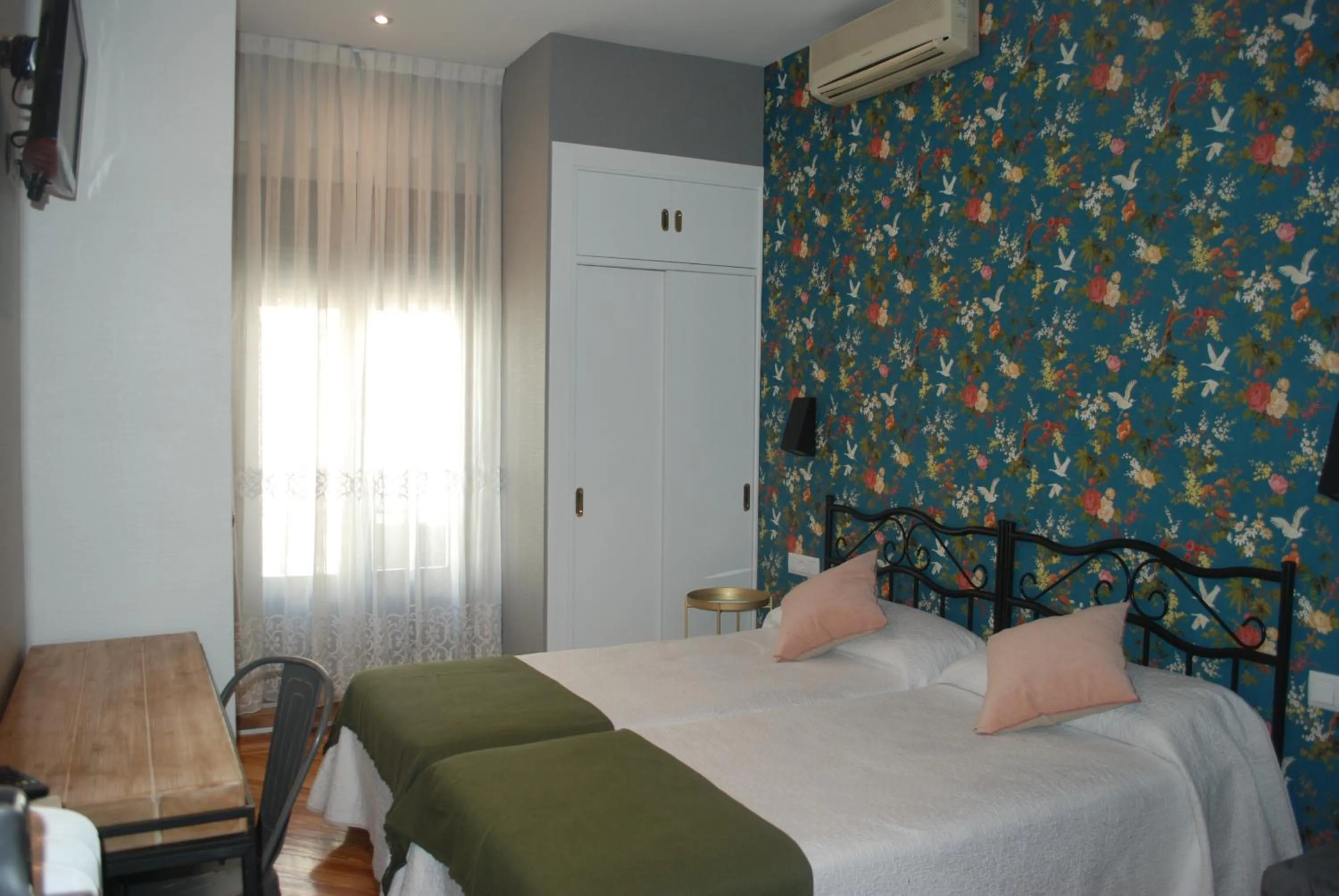 Photo of the whole room, Bed in Hostal Avenida
