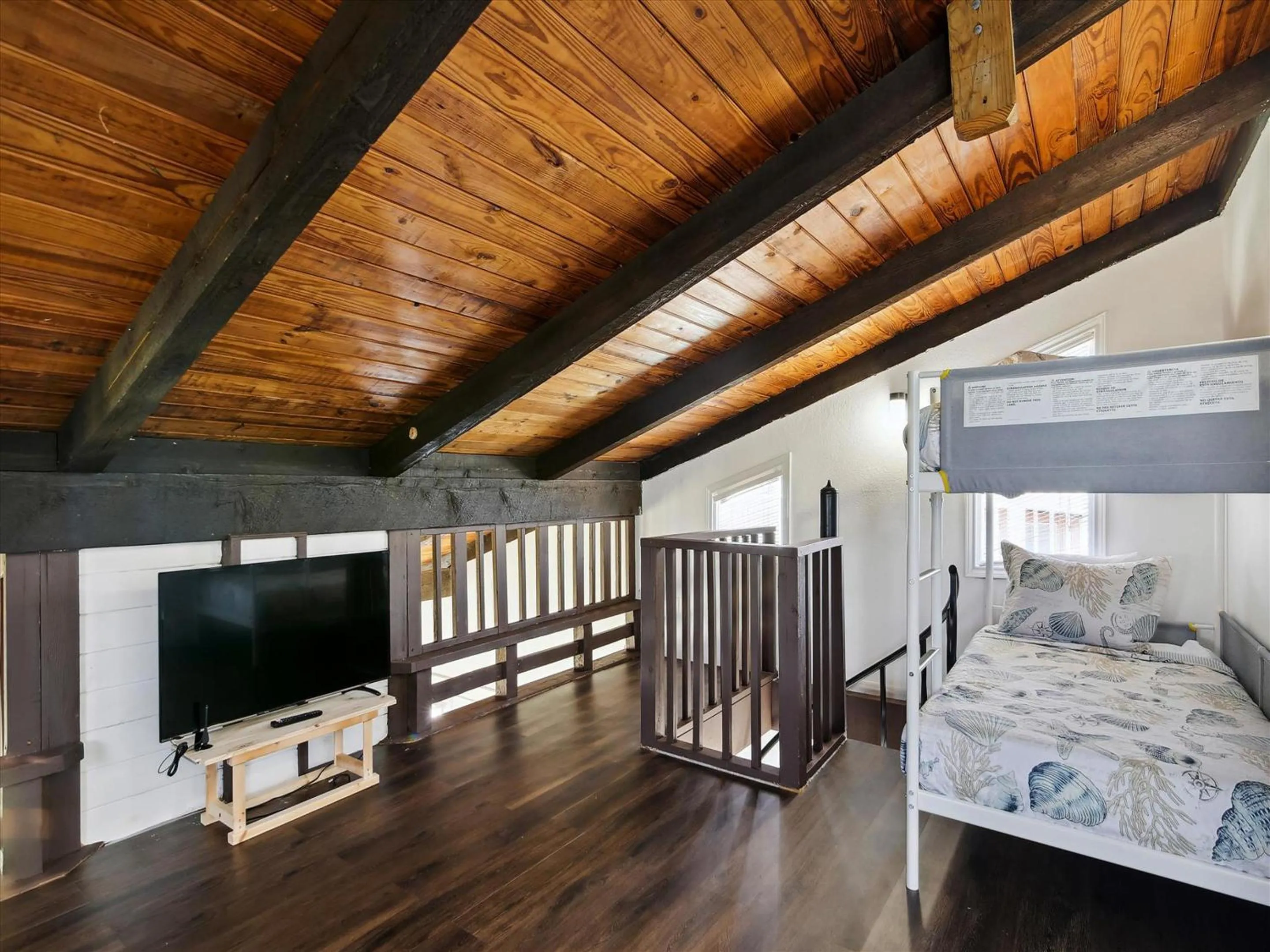 Property building, Bed in Tranquil Waters